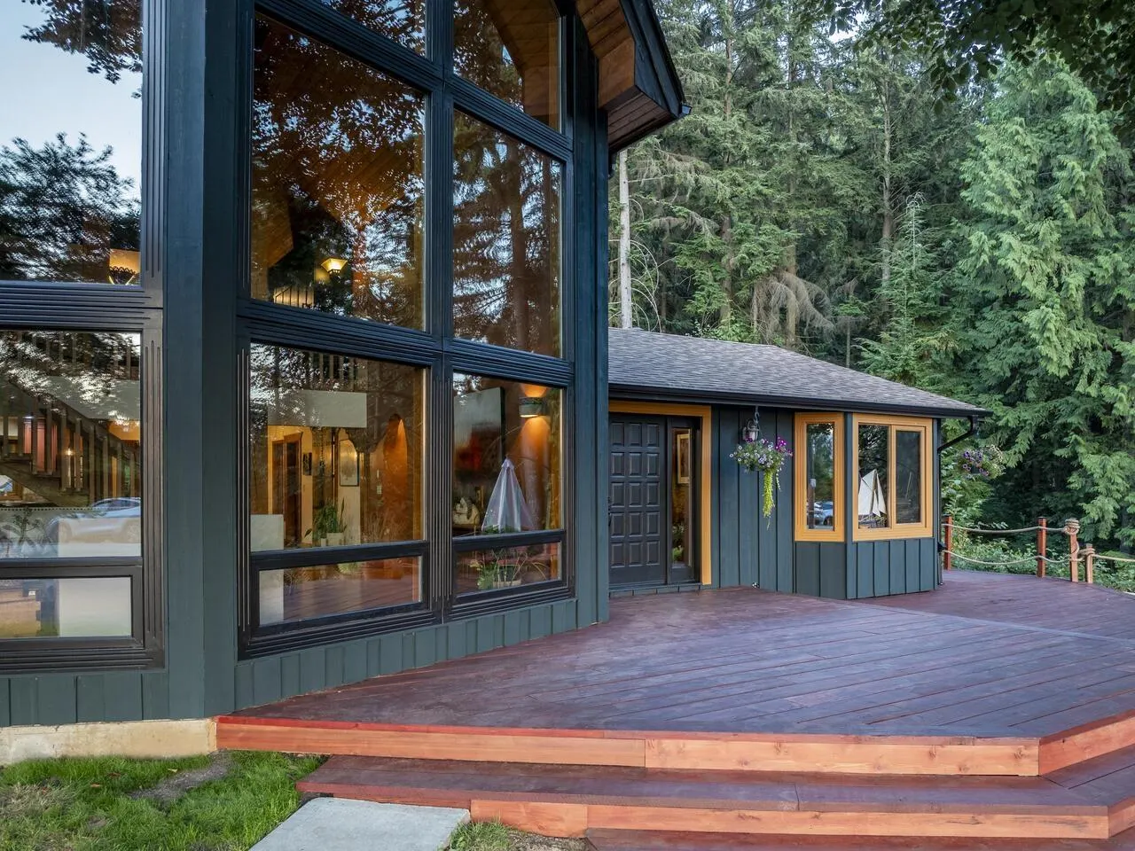 11038 GREENWOOD DRIVE