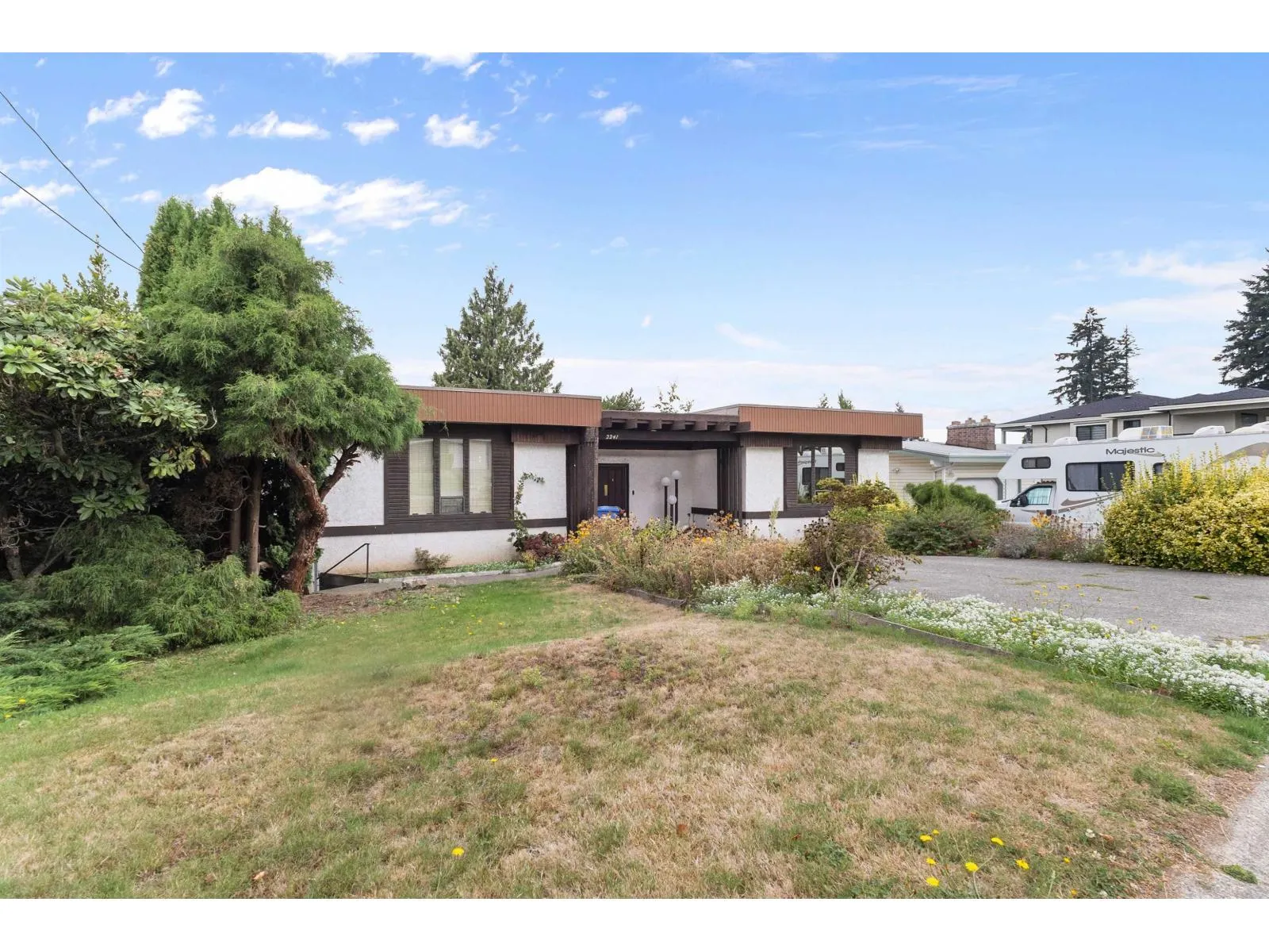 2241 BEVAN CRESCENT