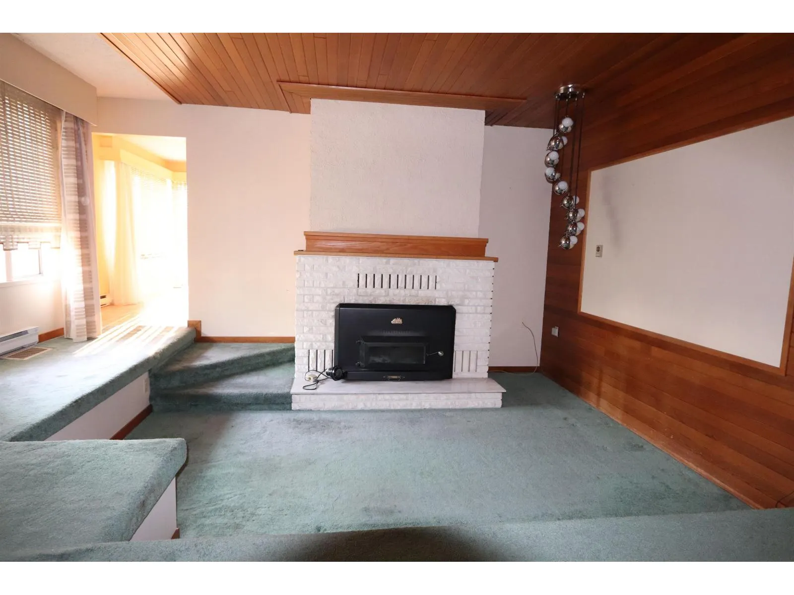 2241 BEVAN CRESCENT