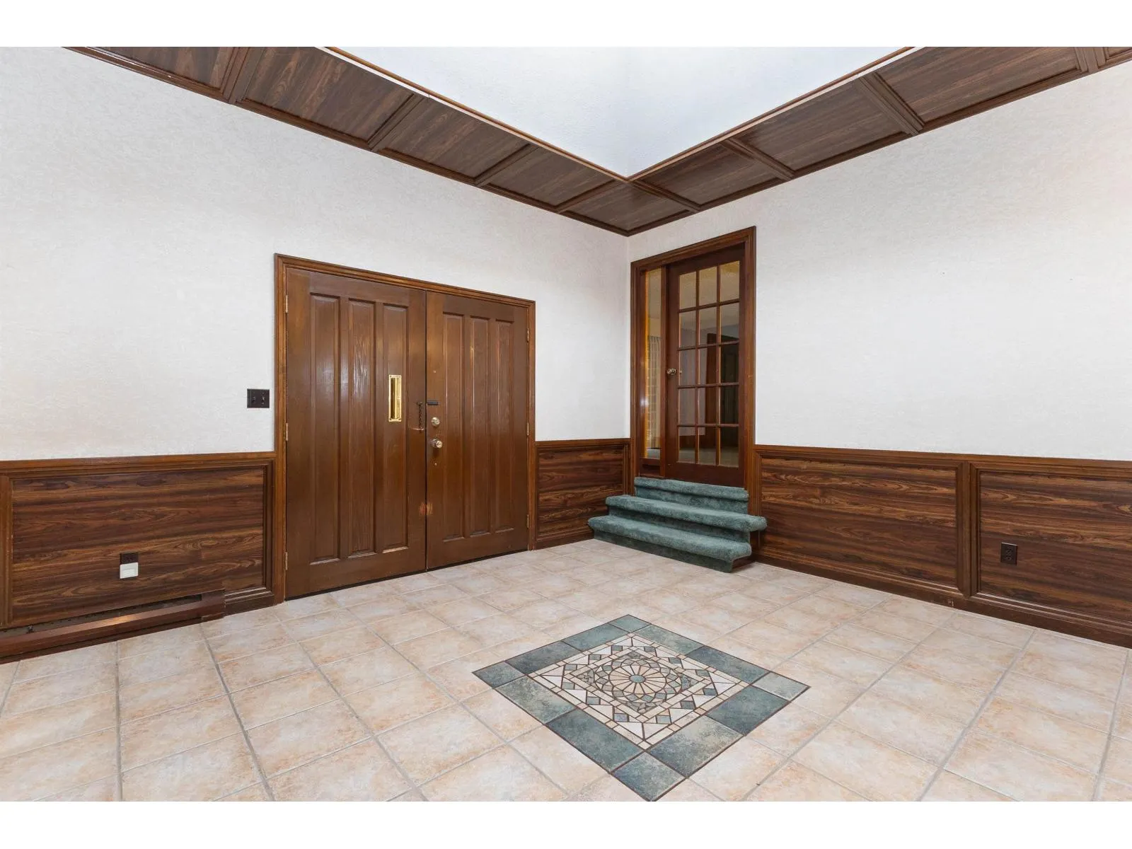 2241 BEVAN CRESCENT