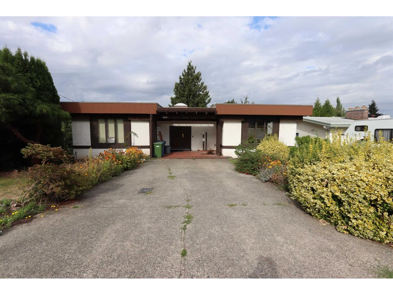 2241 BEVAN CRESCENT