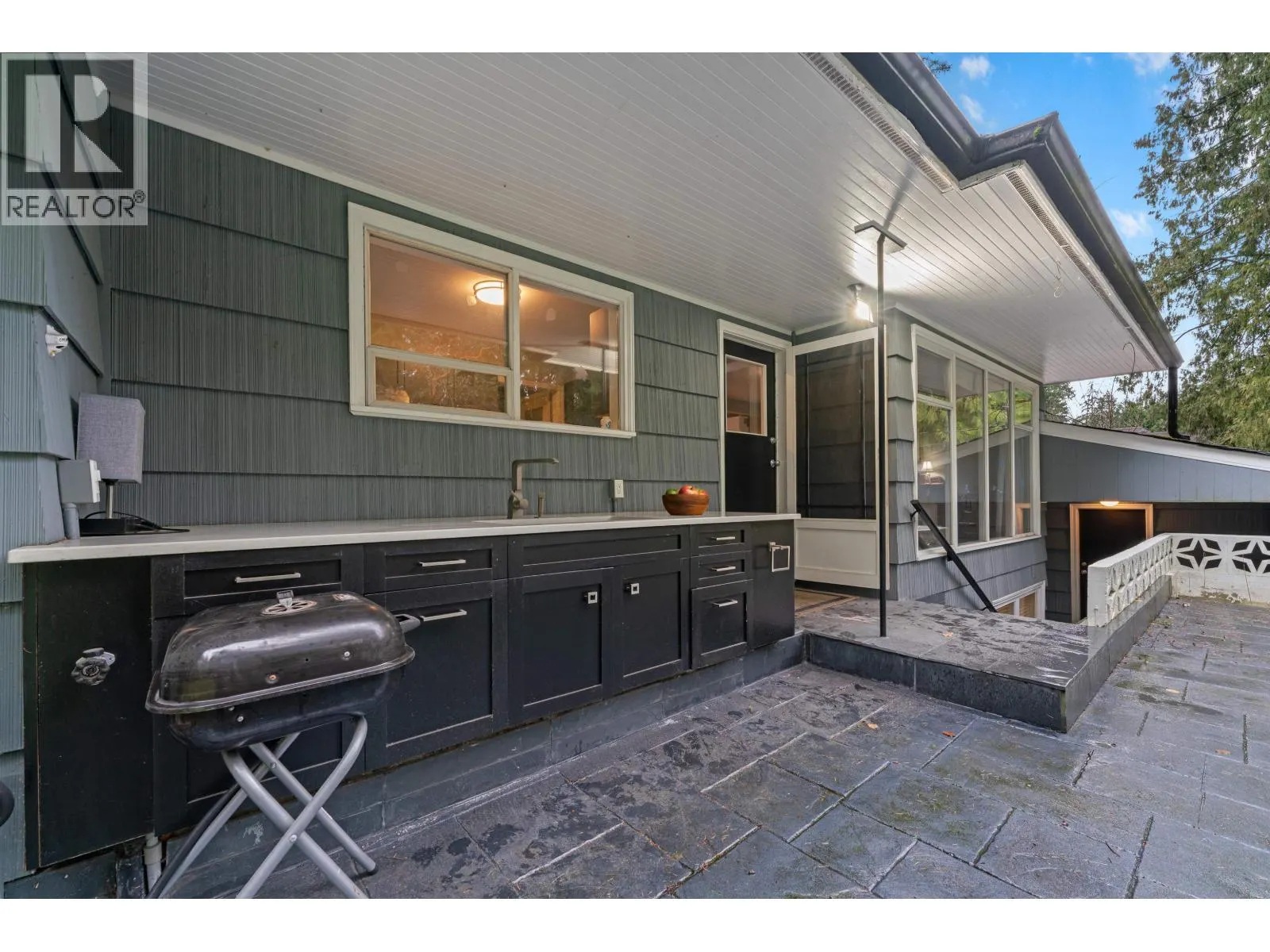 385 STEVENS DRIVE