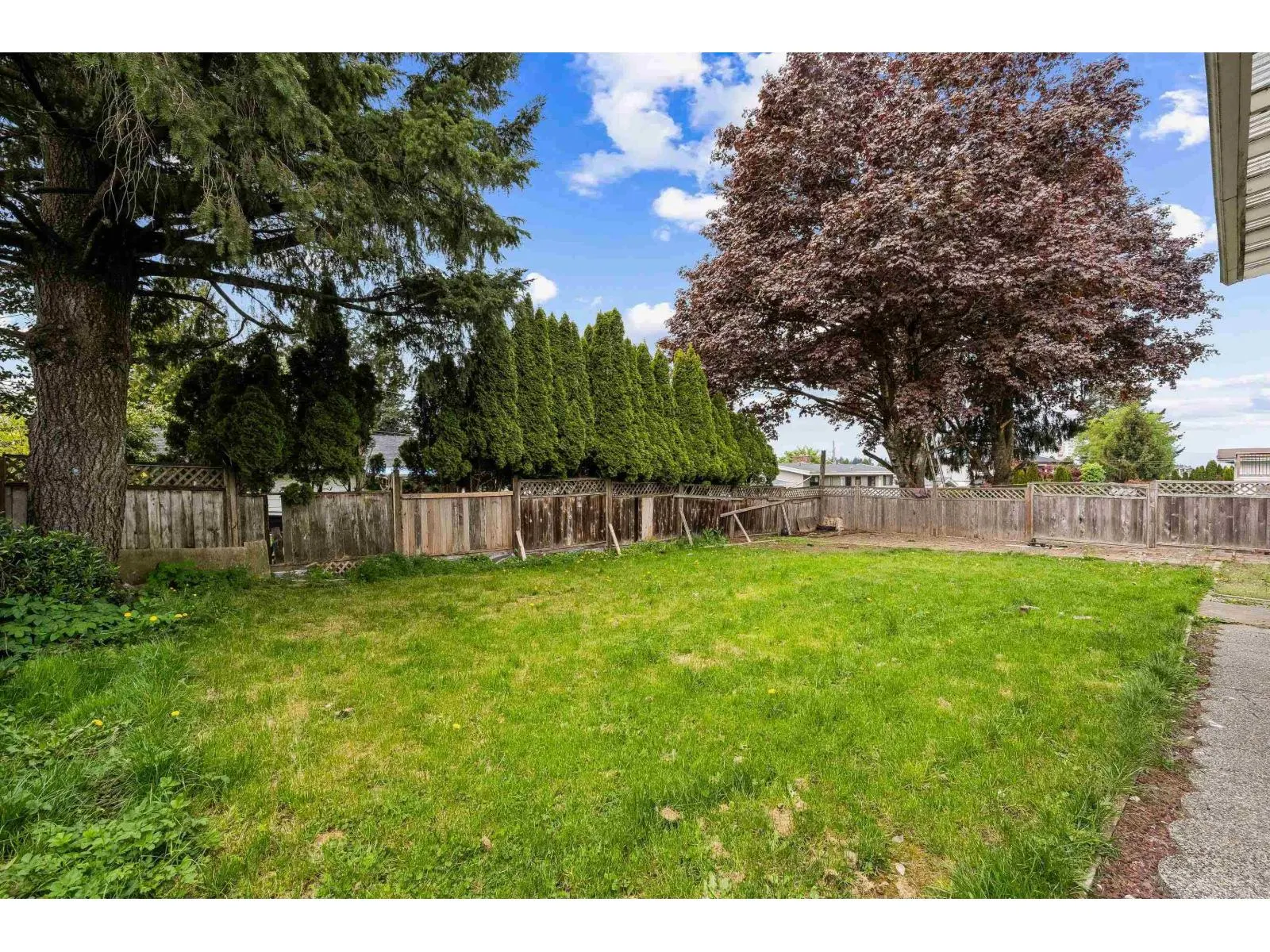 2519 MAGNOLIA CRESCENT