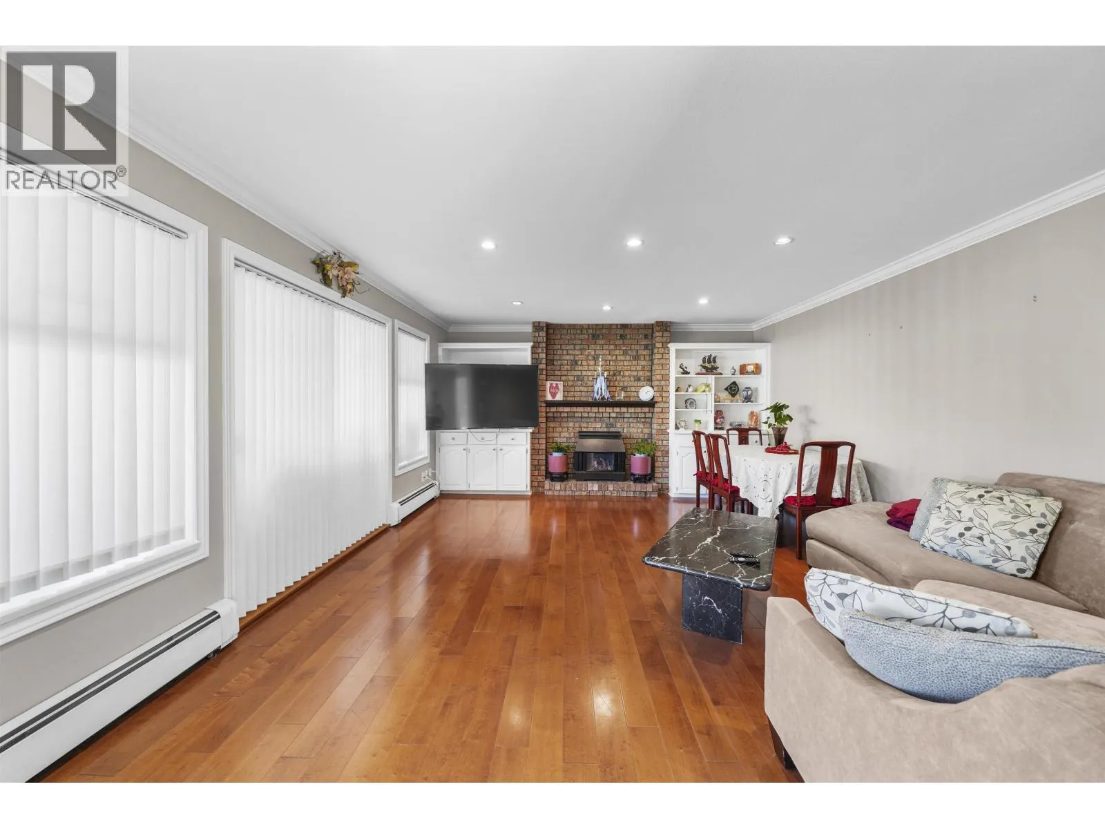 5371 MAPLE ROAD