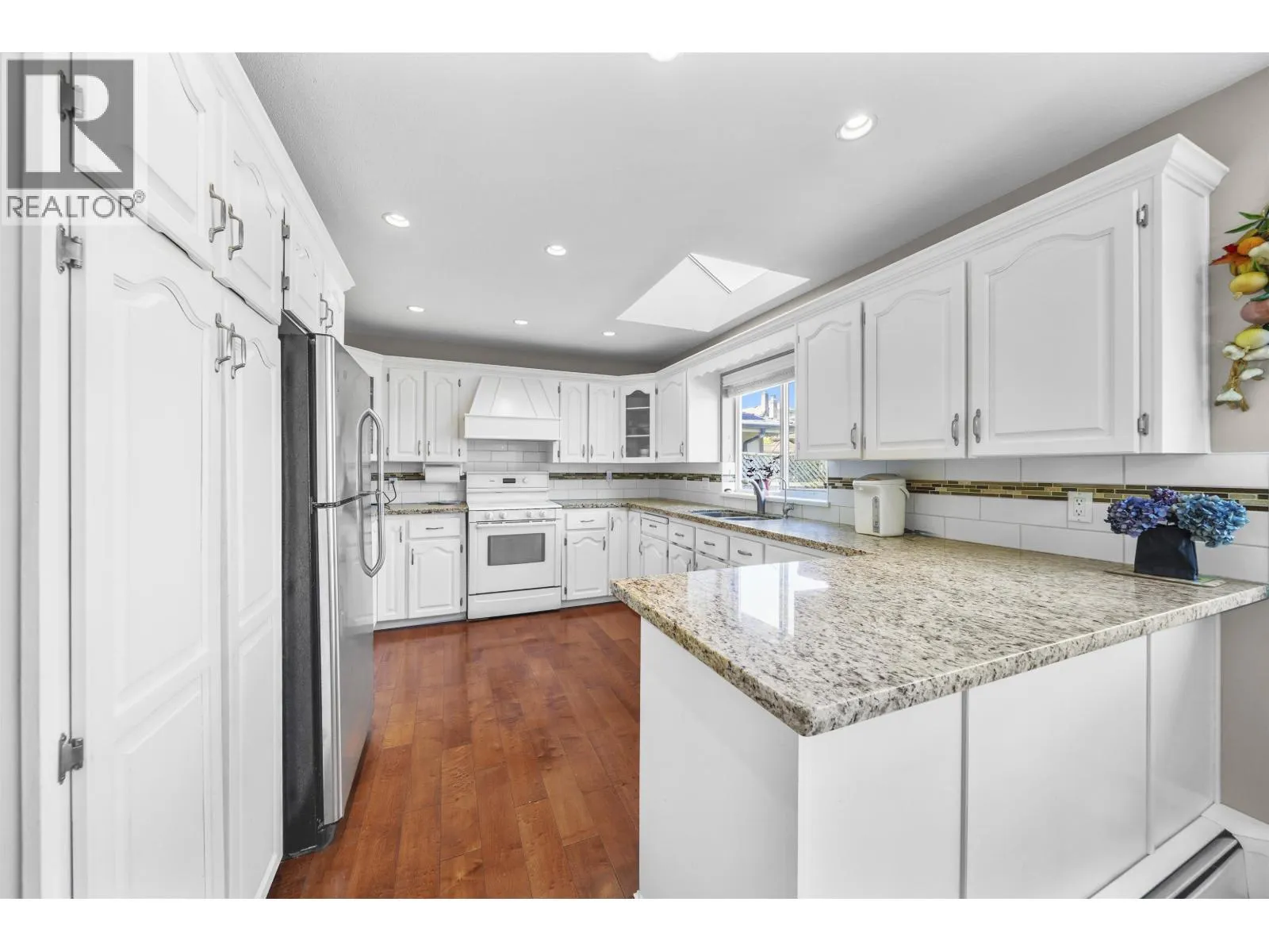 5371 MAPLE ROAD