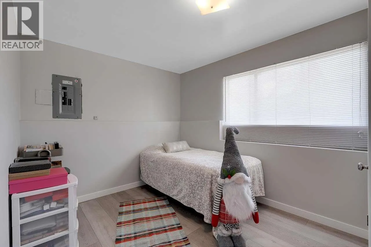 203 E 26TH STREET