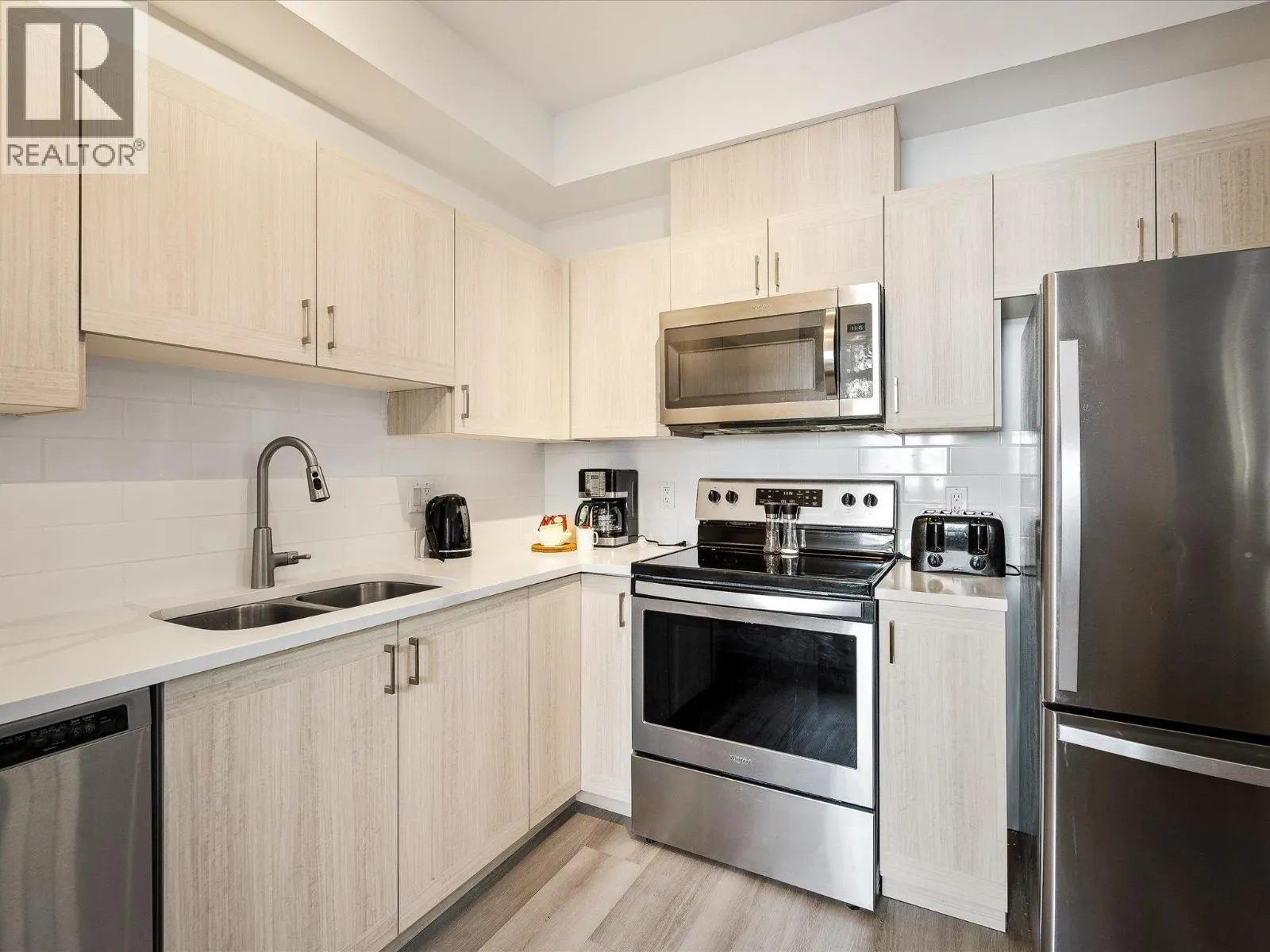 30 (50) 4355 NORTHLANDS BOULEVARD