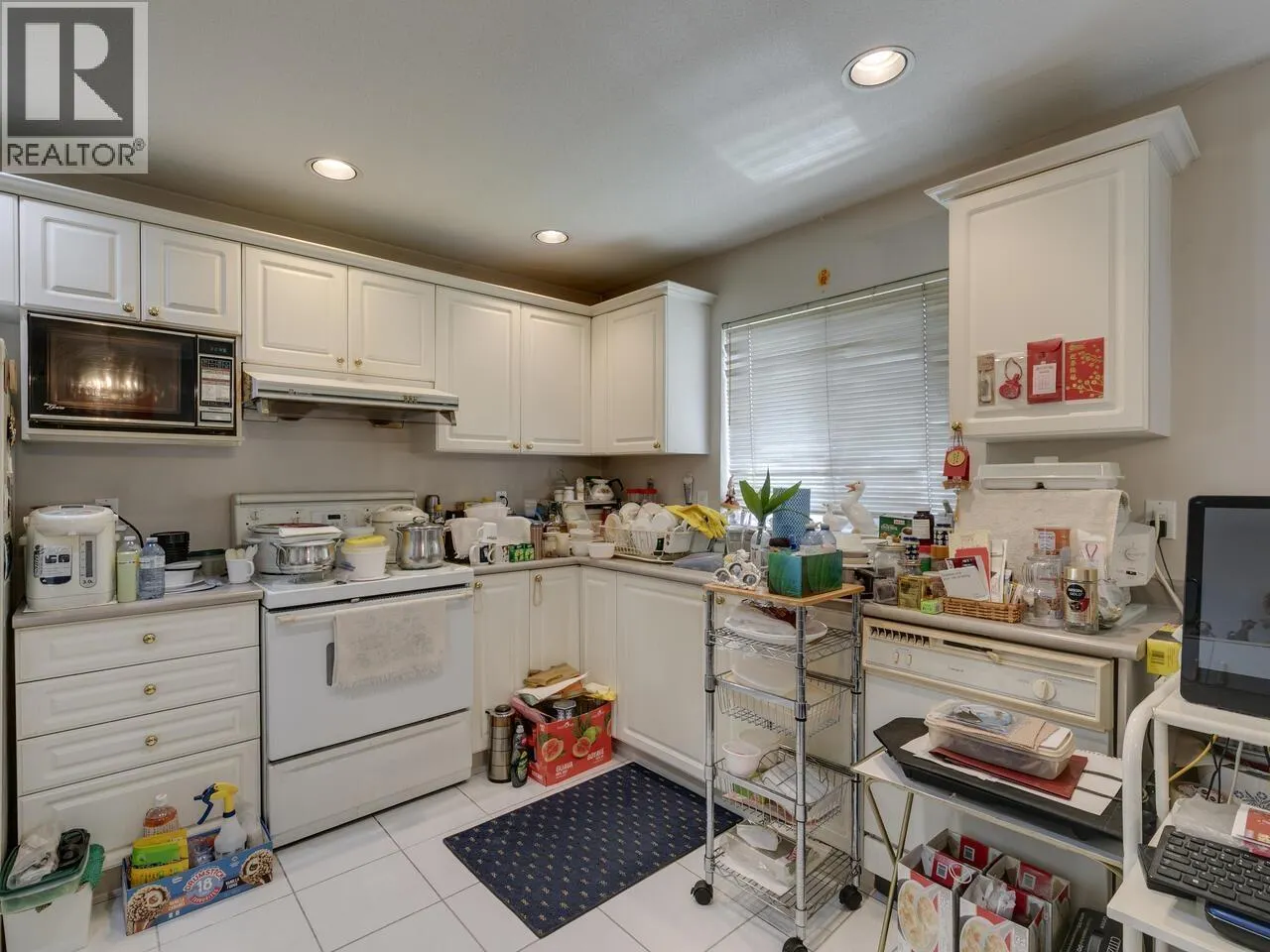 8 10000 FISHER GATE