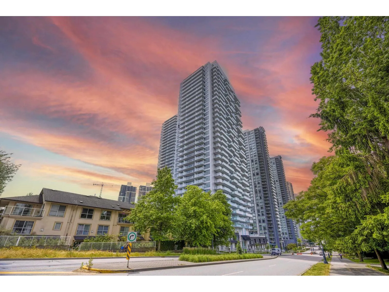 1606 13778 100 AVENUE