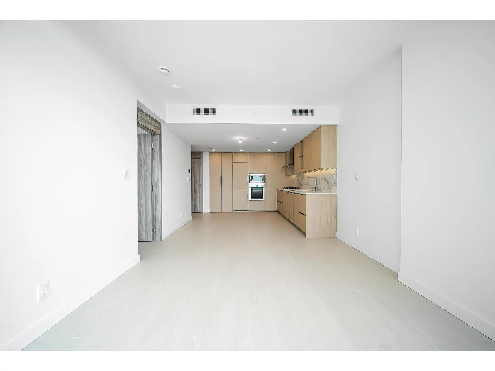 1606 13778 100 AVENUE