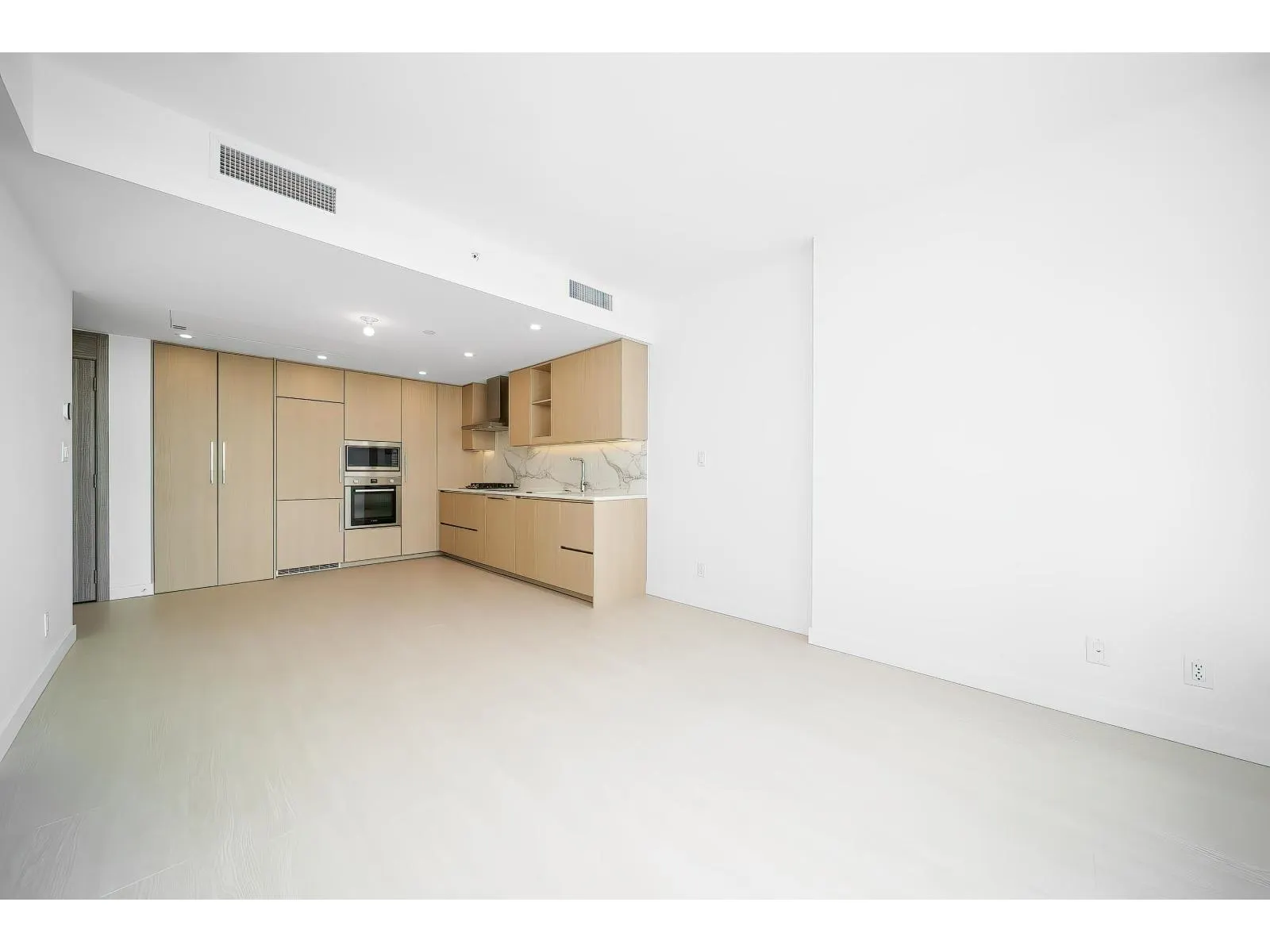 1606 13778 100 AVENUE