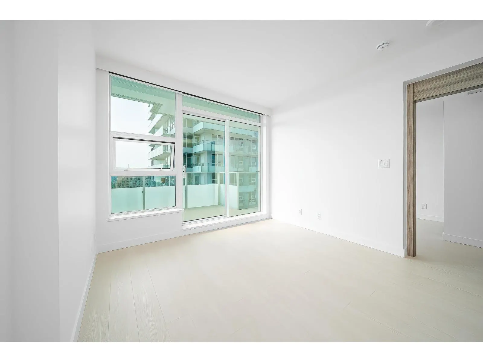 1606 13778 100 AVENUE