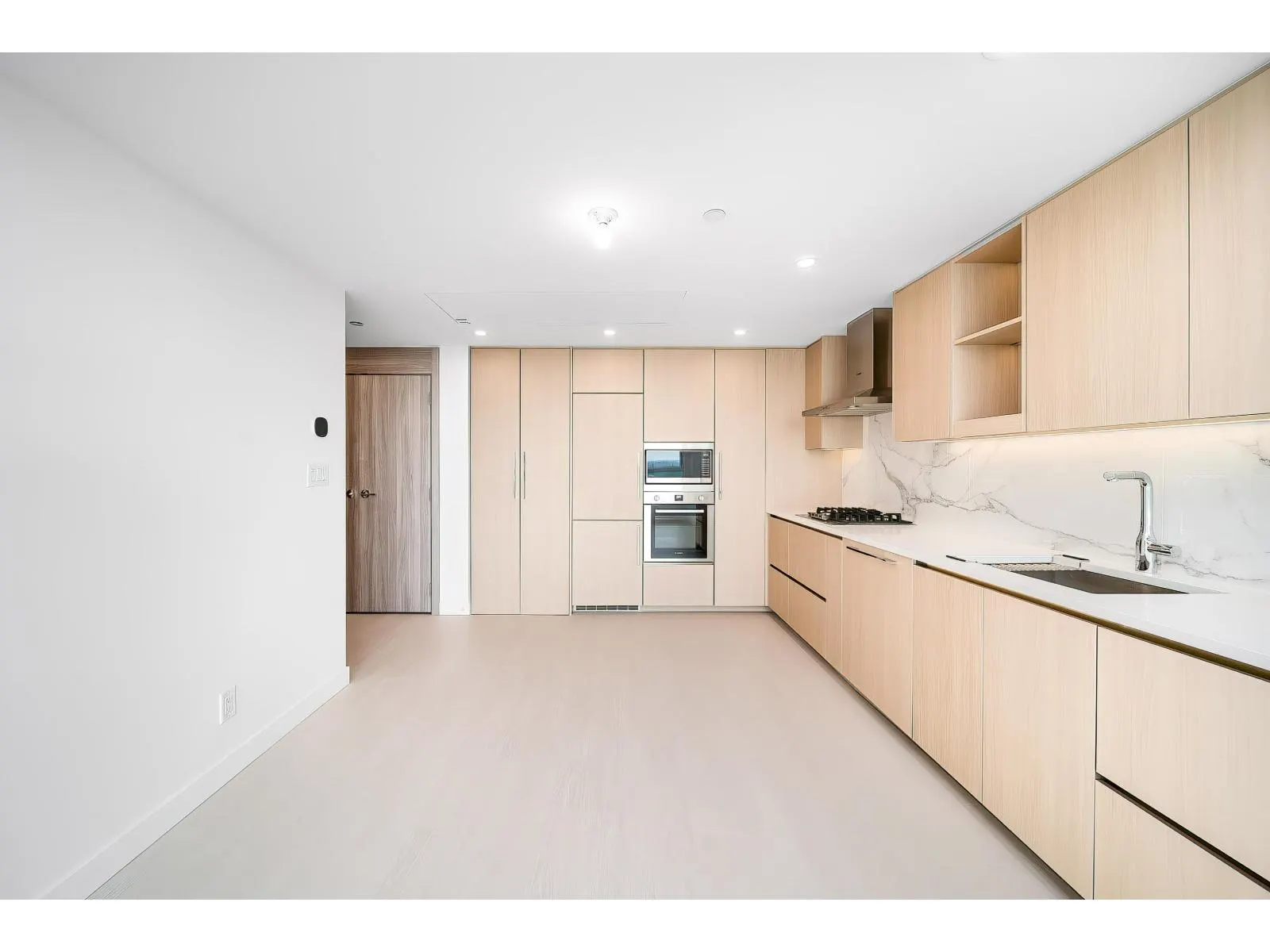1606 13778 100 AVENUE