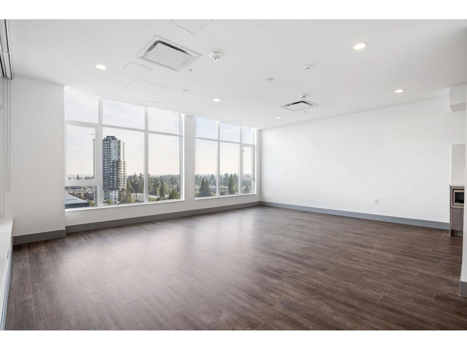 4305 13350 CENTRAL AVENUE