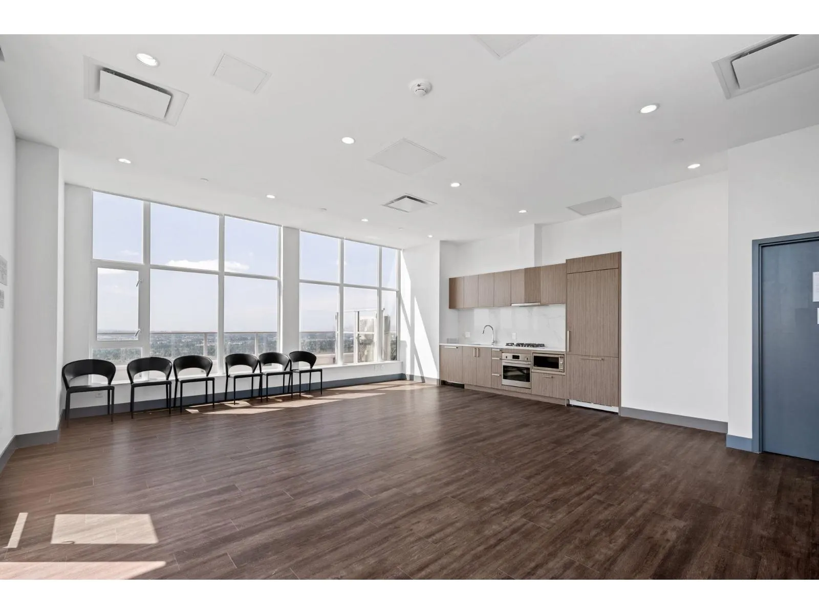 4305 13350 CENTRAL AVENUE
