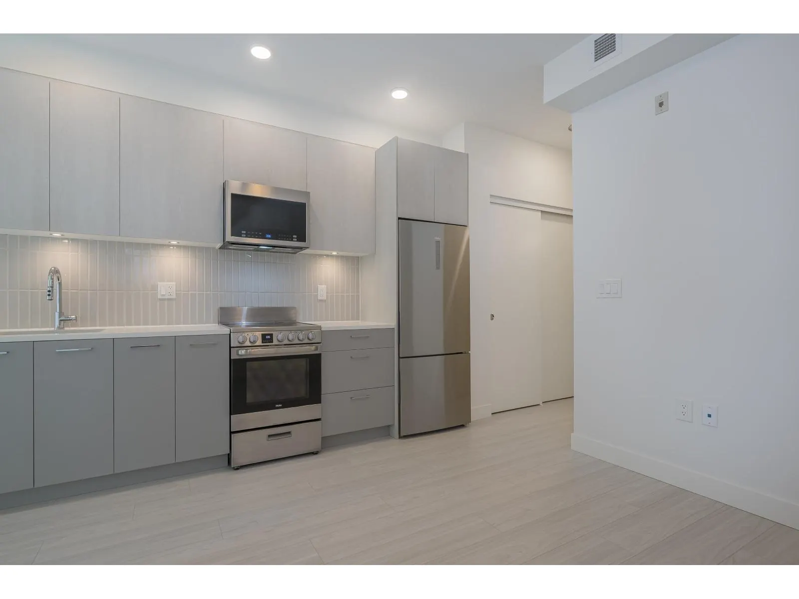 207 10777 138 STREET