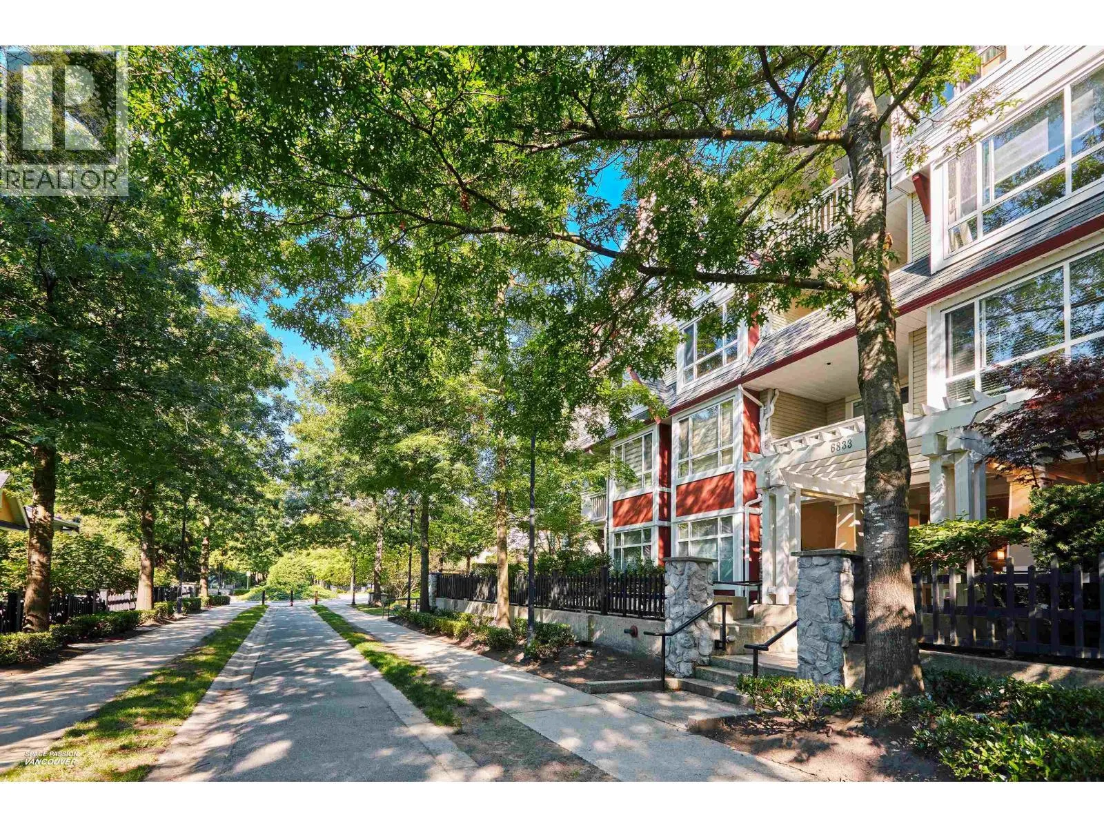 111 6833 VILLAGE GREEN