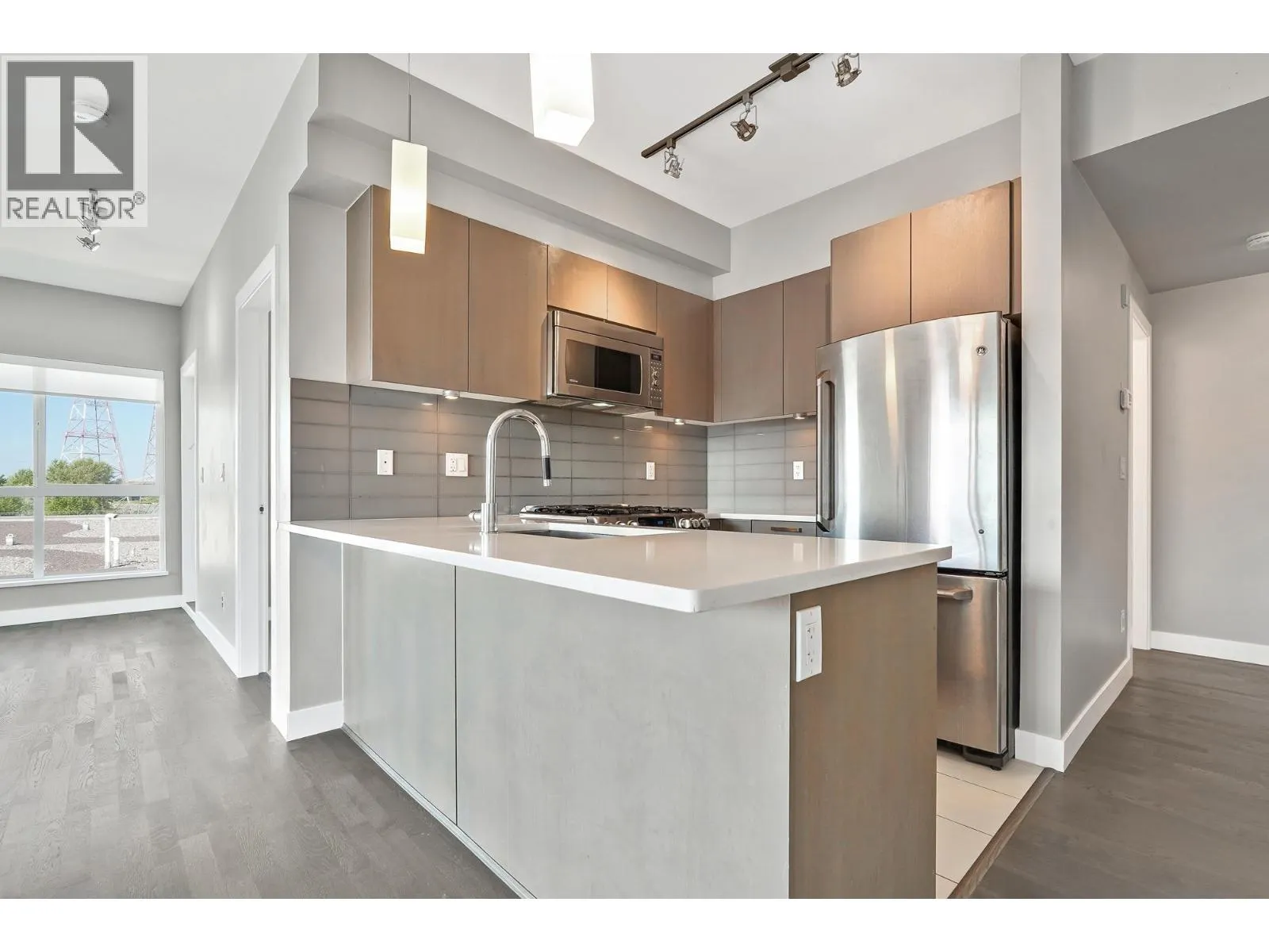 506 10033 RIVER DRIVE