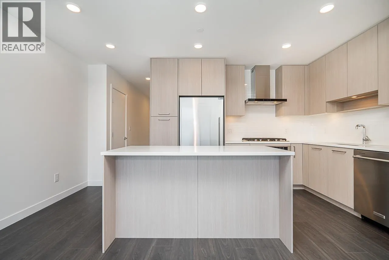 2301 518 CLARKE ROAD
