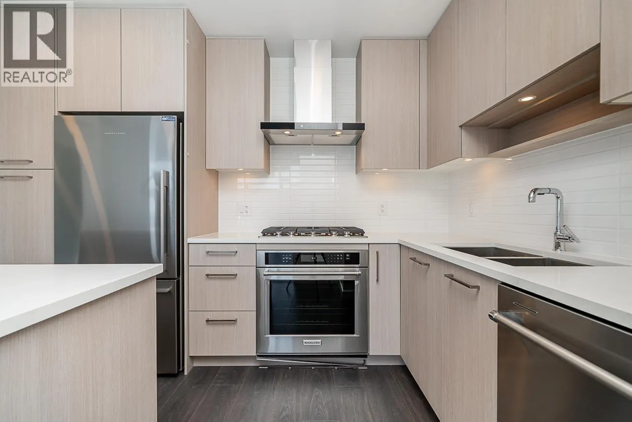 2301 518 CLARKE ROAD