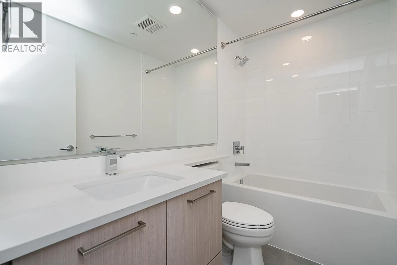 2301 518 CLARKE ROAD
