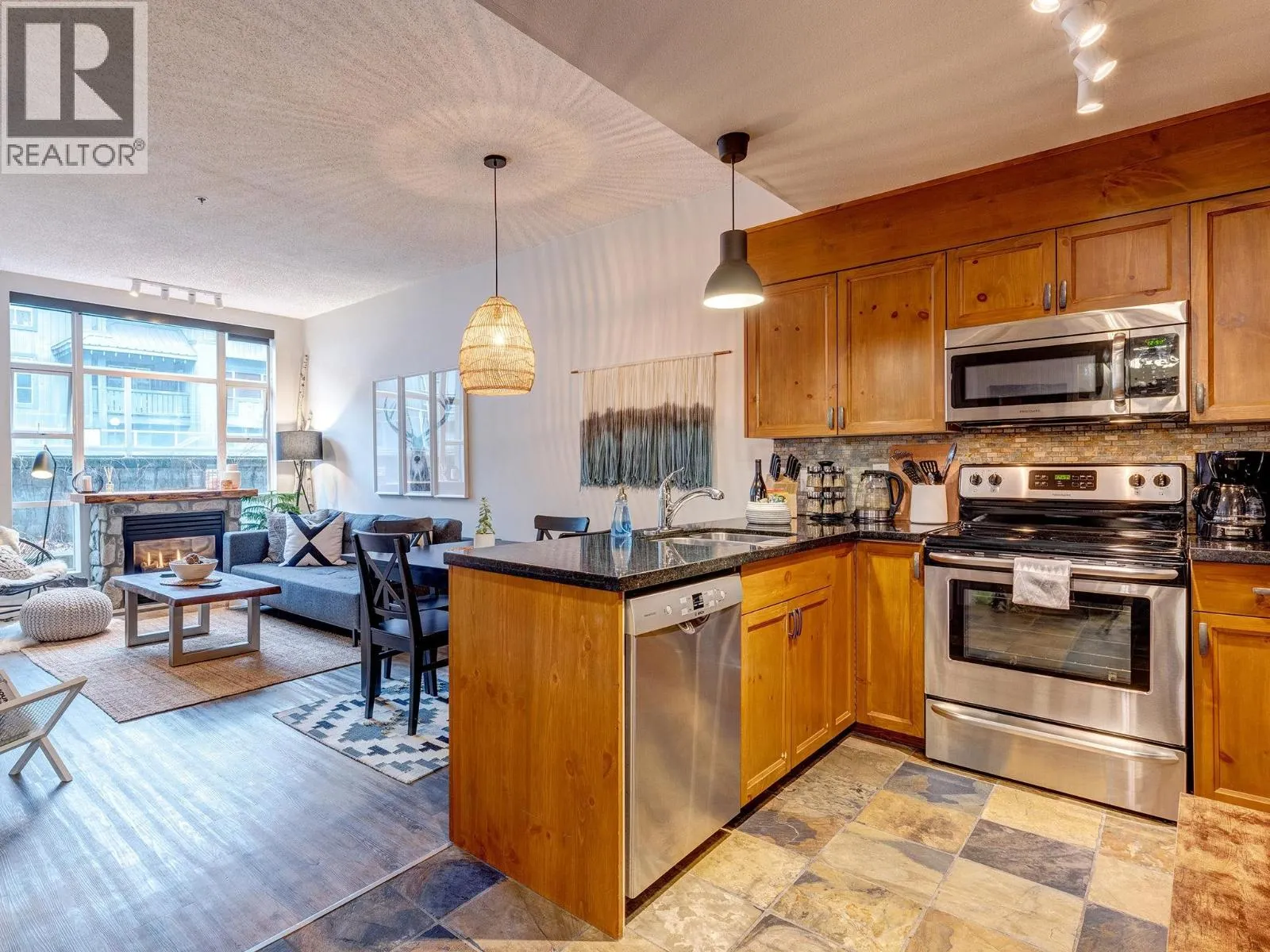 104 4573 CHATEAU BOULEVARD