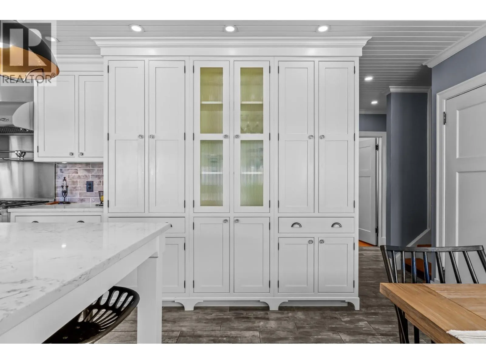 725 FIFTH STREET
