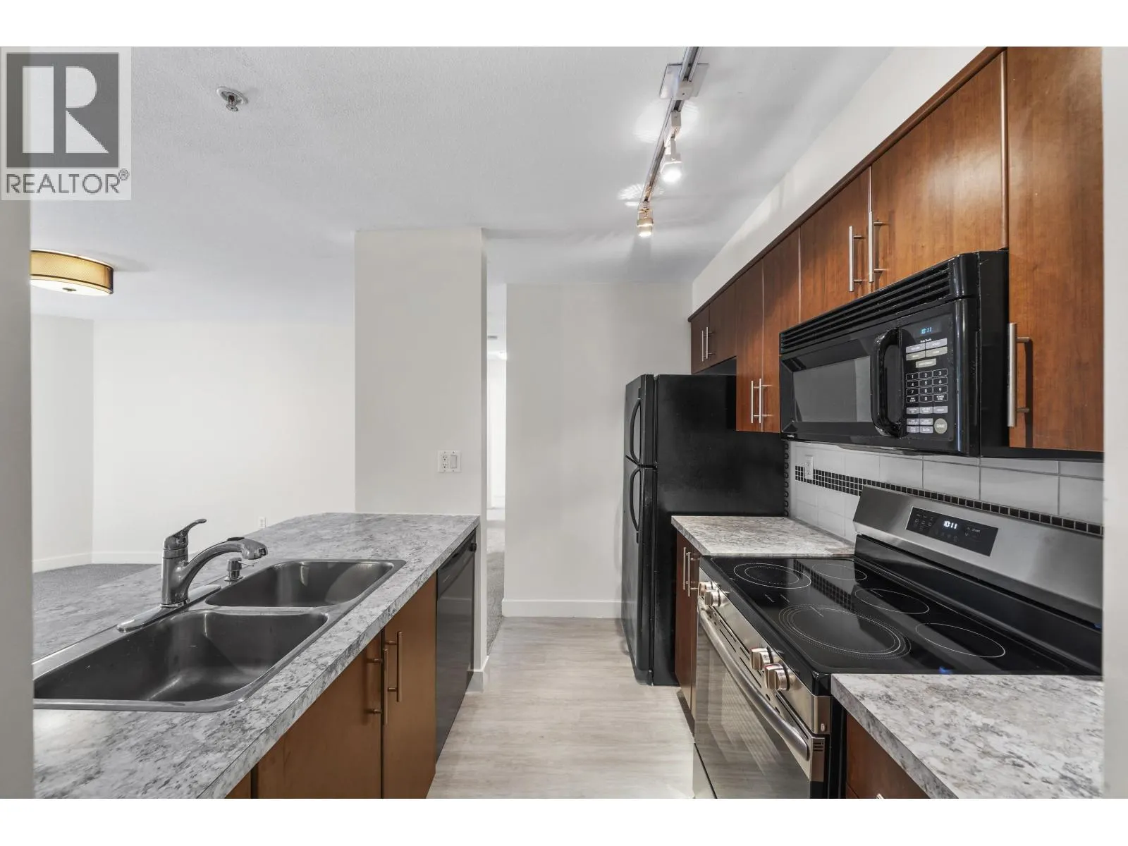111 12248 224 STREET