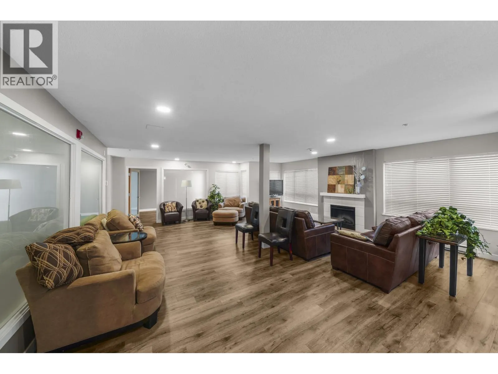 111 12248 224 STREET