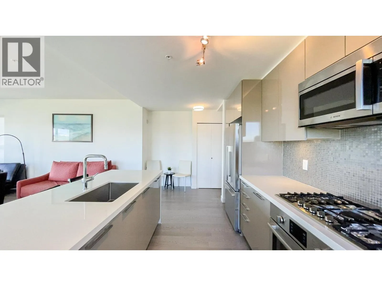 313 10177 RIVER DRIVE