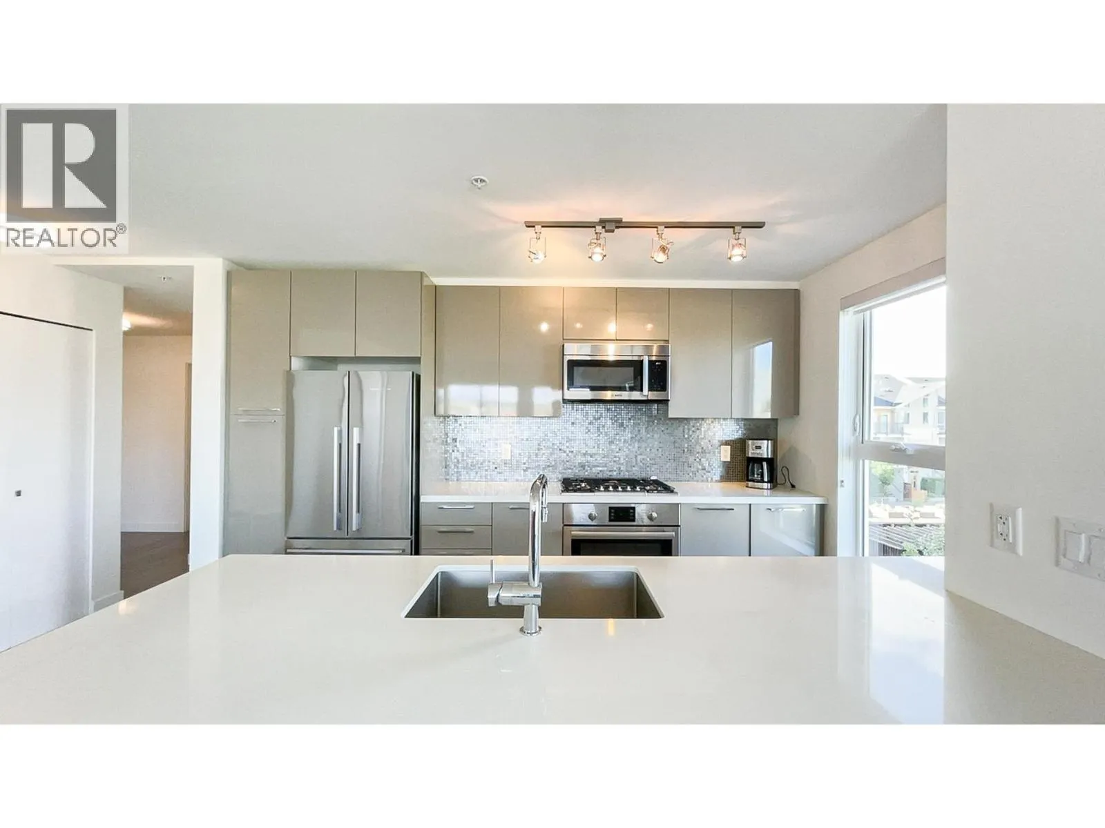 313 10177 RIVER DRIVE