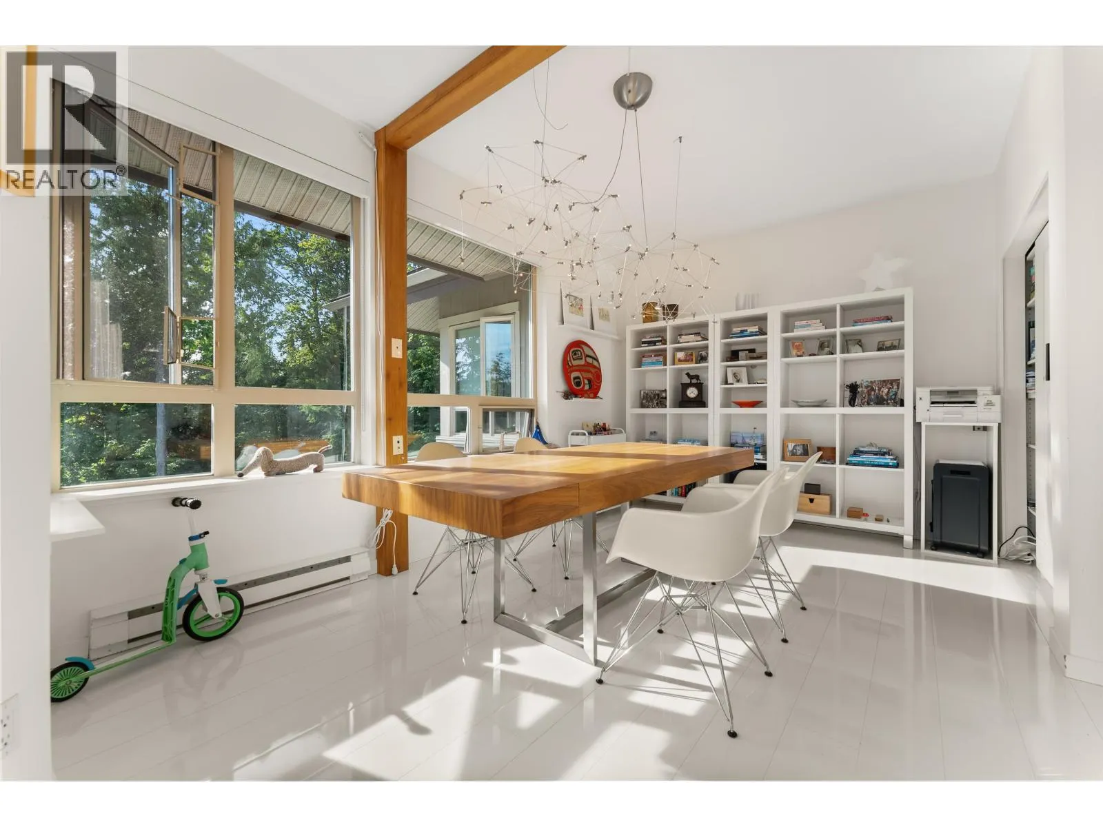 501 560 RAVEN WOODS DRIVE