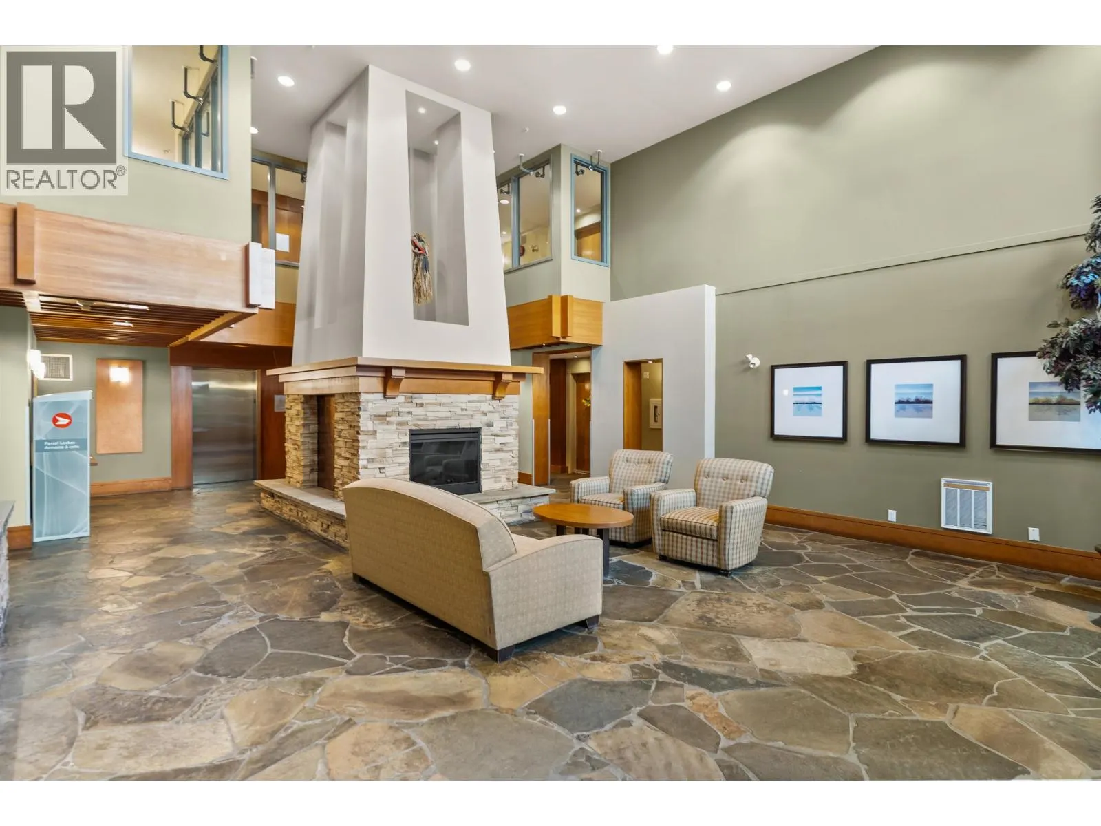 501 560 RAVEN WOODS DRIVE