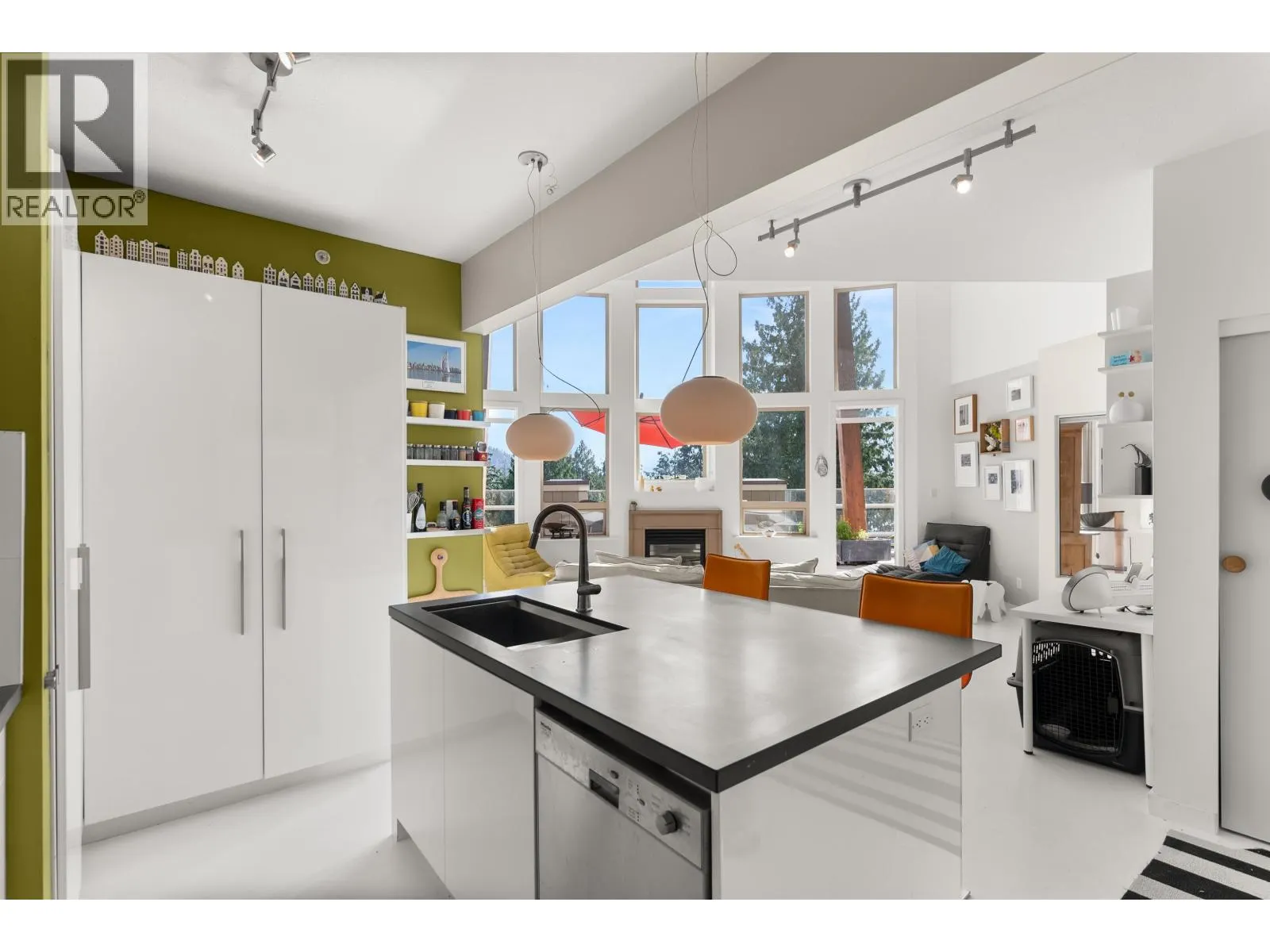 501 560 RAVEN WOODS DRIVE
