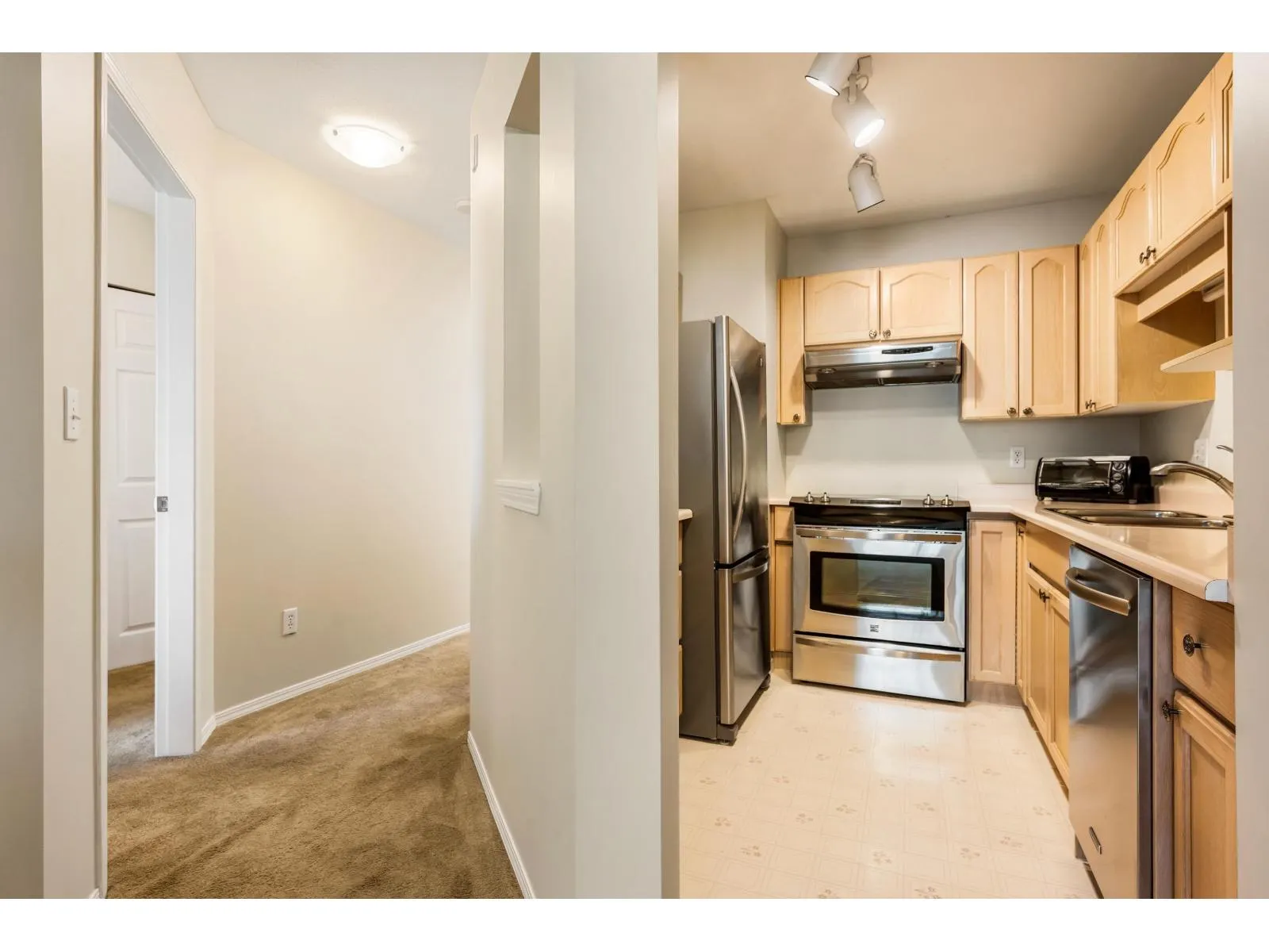 303 9400 COOK STREET|Chilliwack Downtown