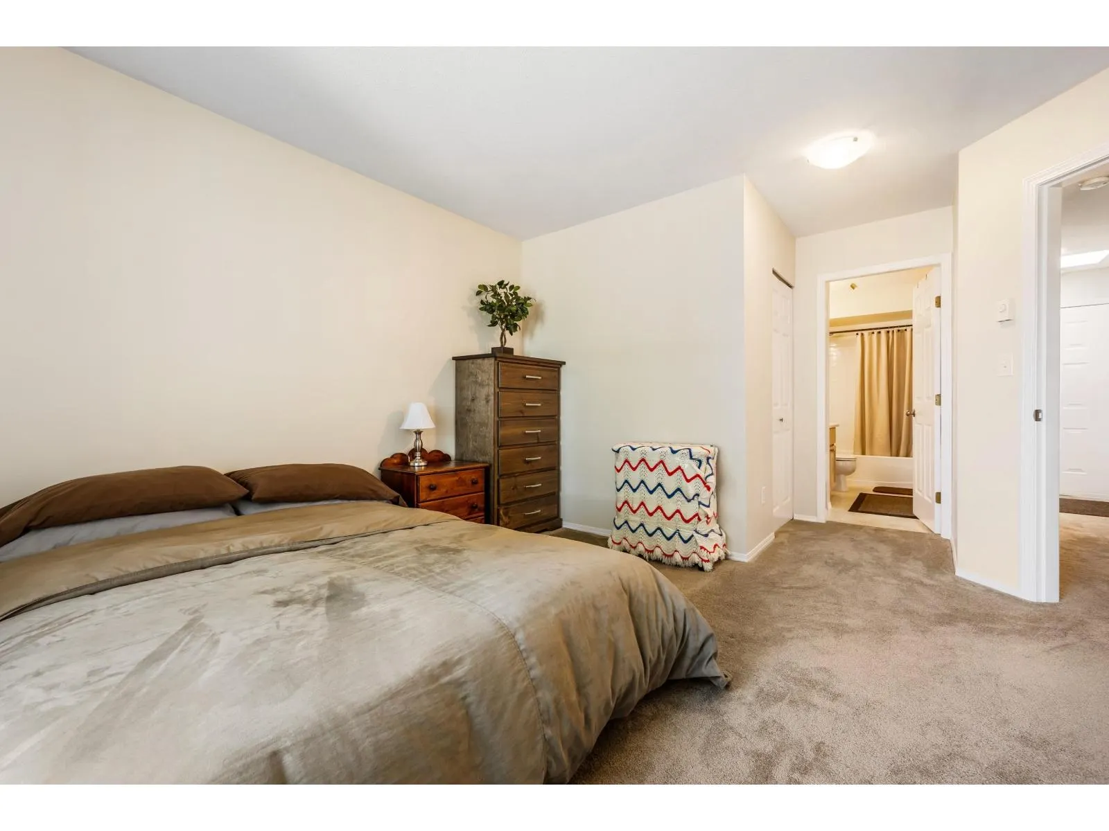 303 9400 COOK STREET|Chilliwack Downtown
