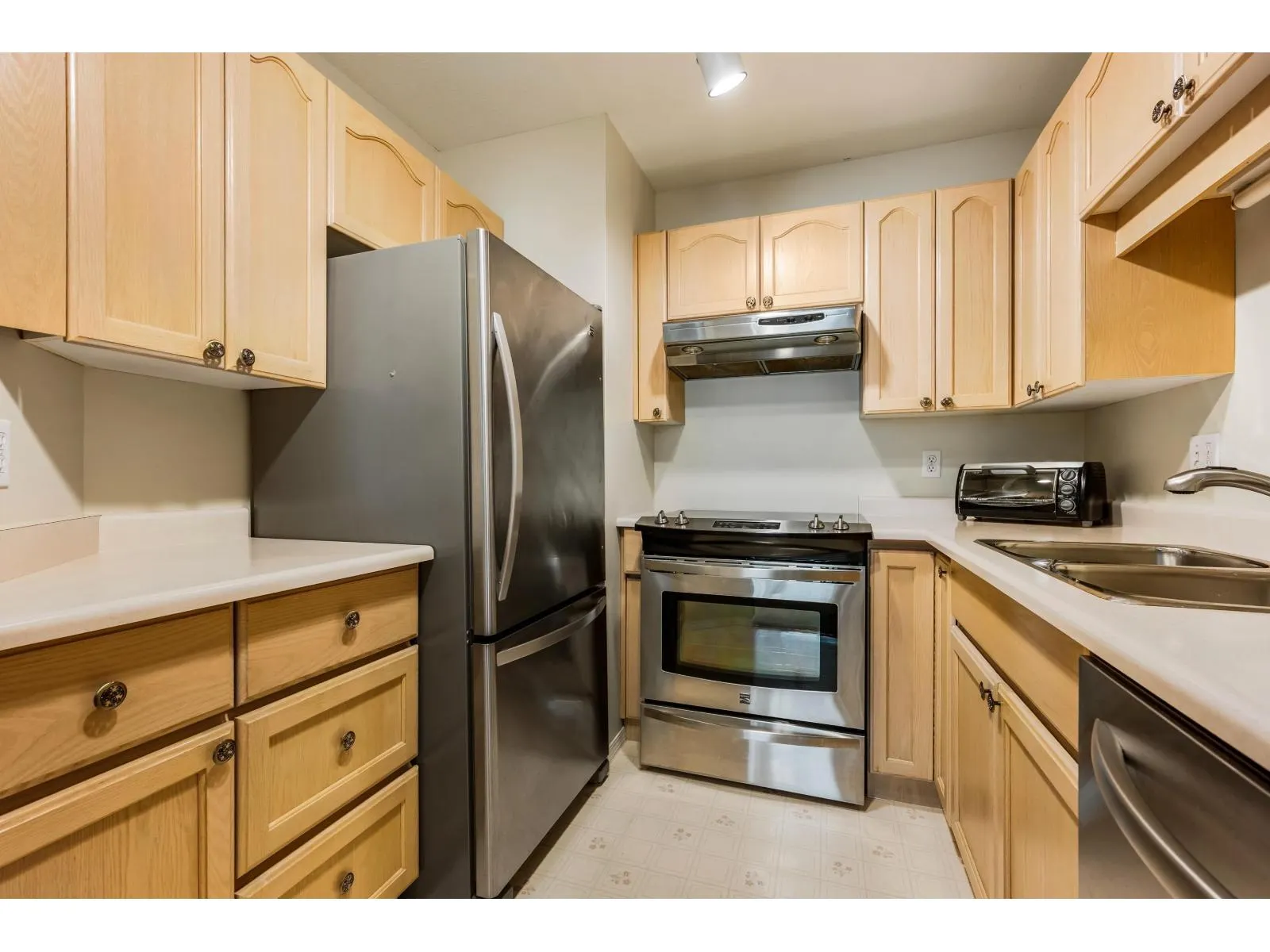 303 9400 COOK STREET|Chilliwack Downtown