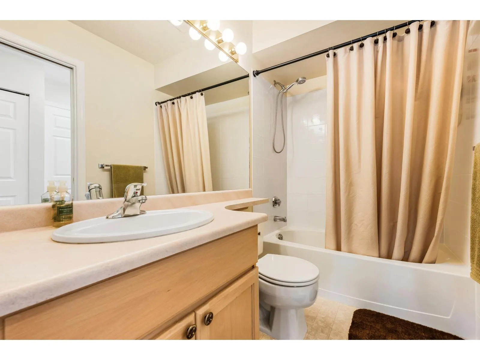 303 9400 COOK STREET|Chilliwack Downtown