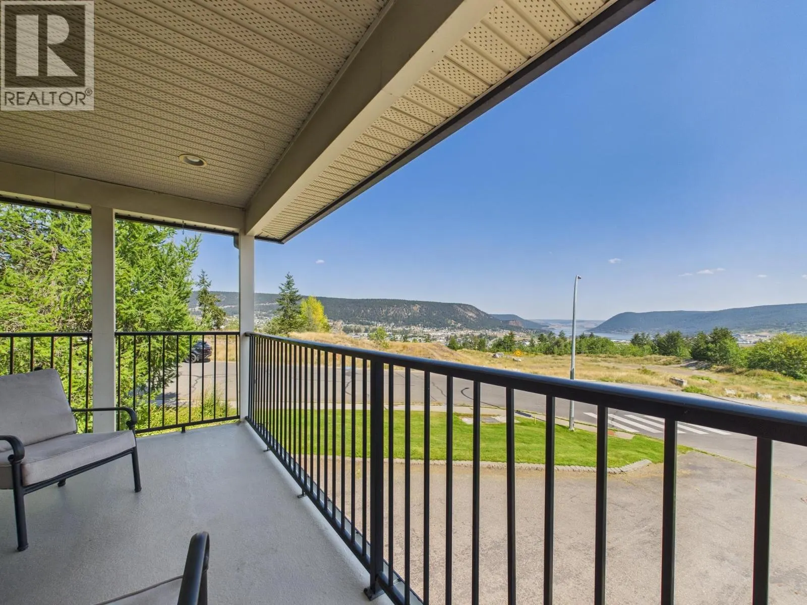 369 WESTRIDGE DRIVE