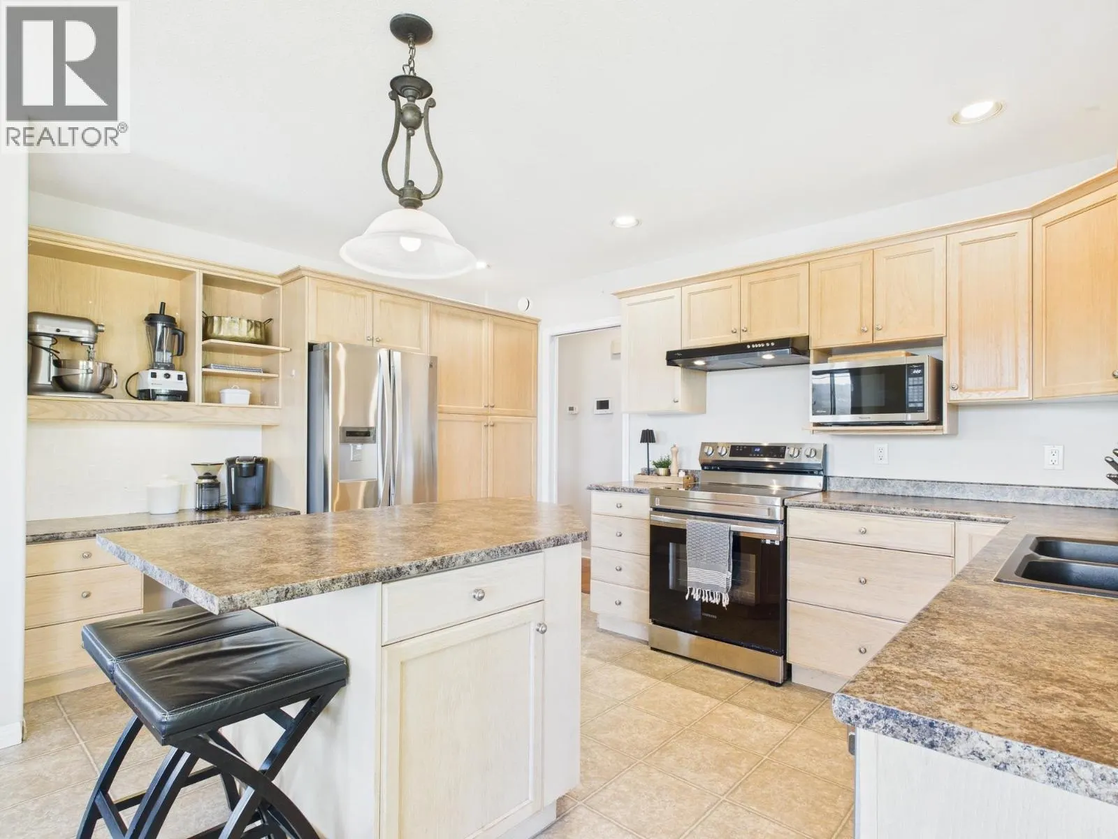 369 WESTRIDGE DRIVE