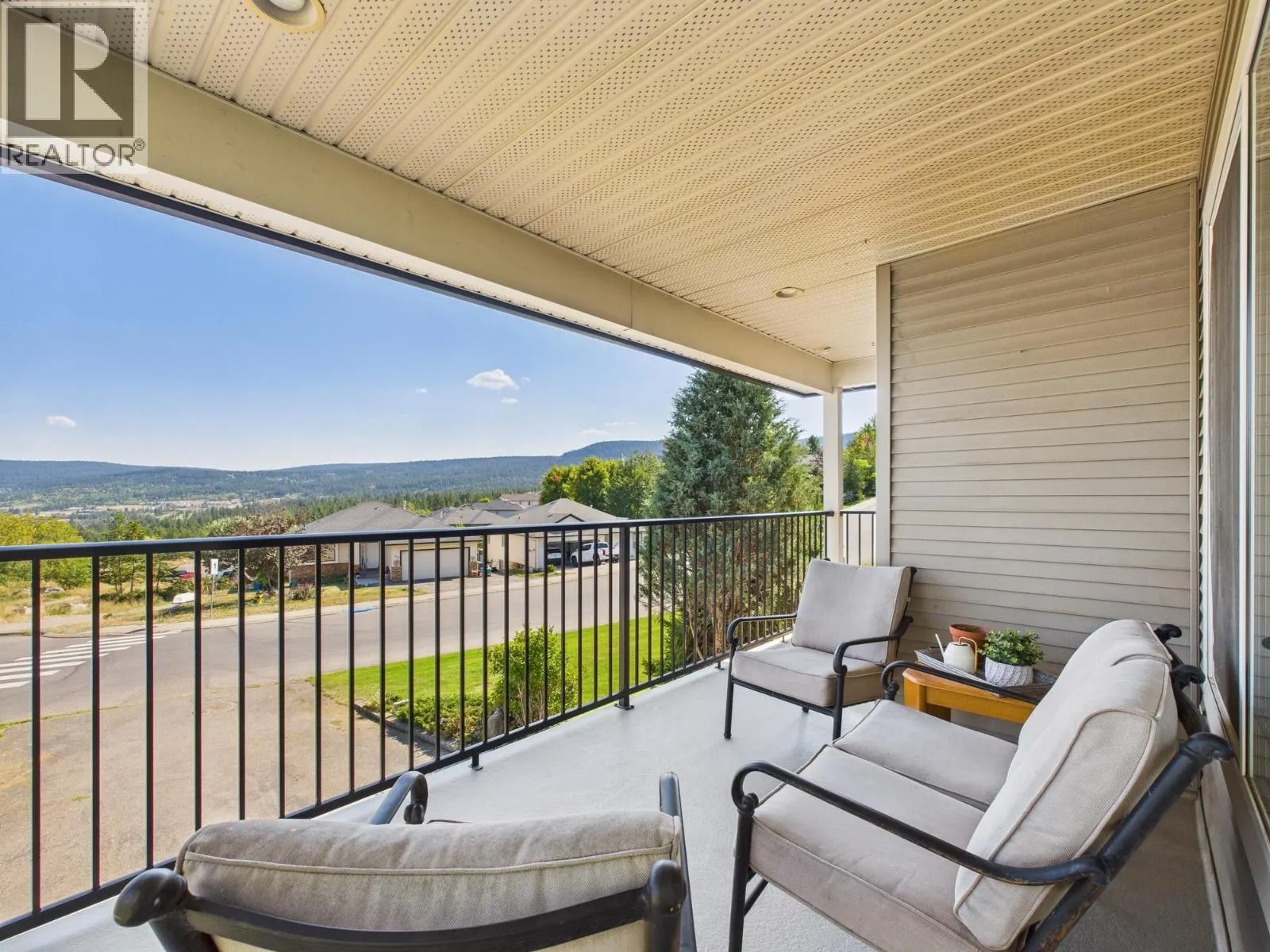 369 WESTRIDGE DRIVE