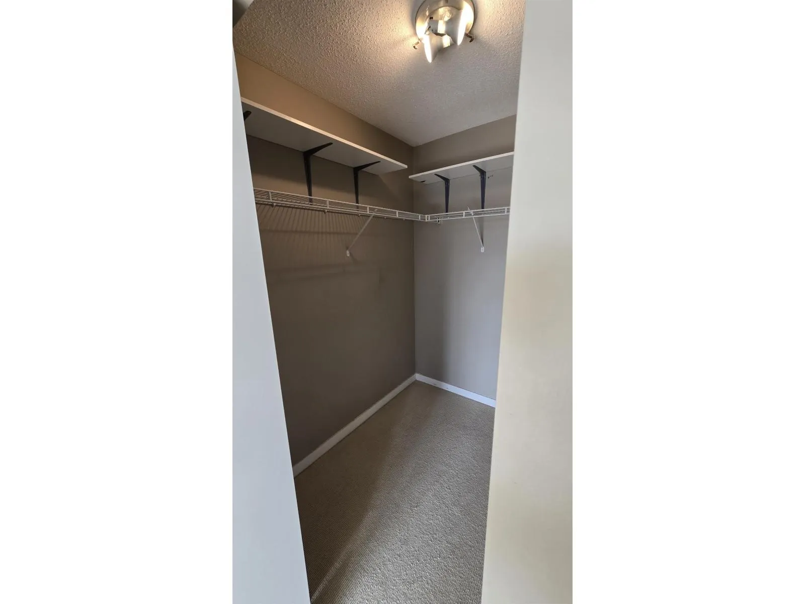 1110 13618 100 AVENUE