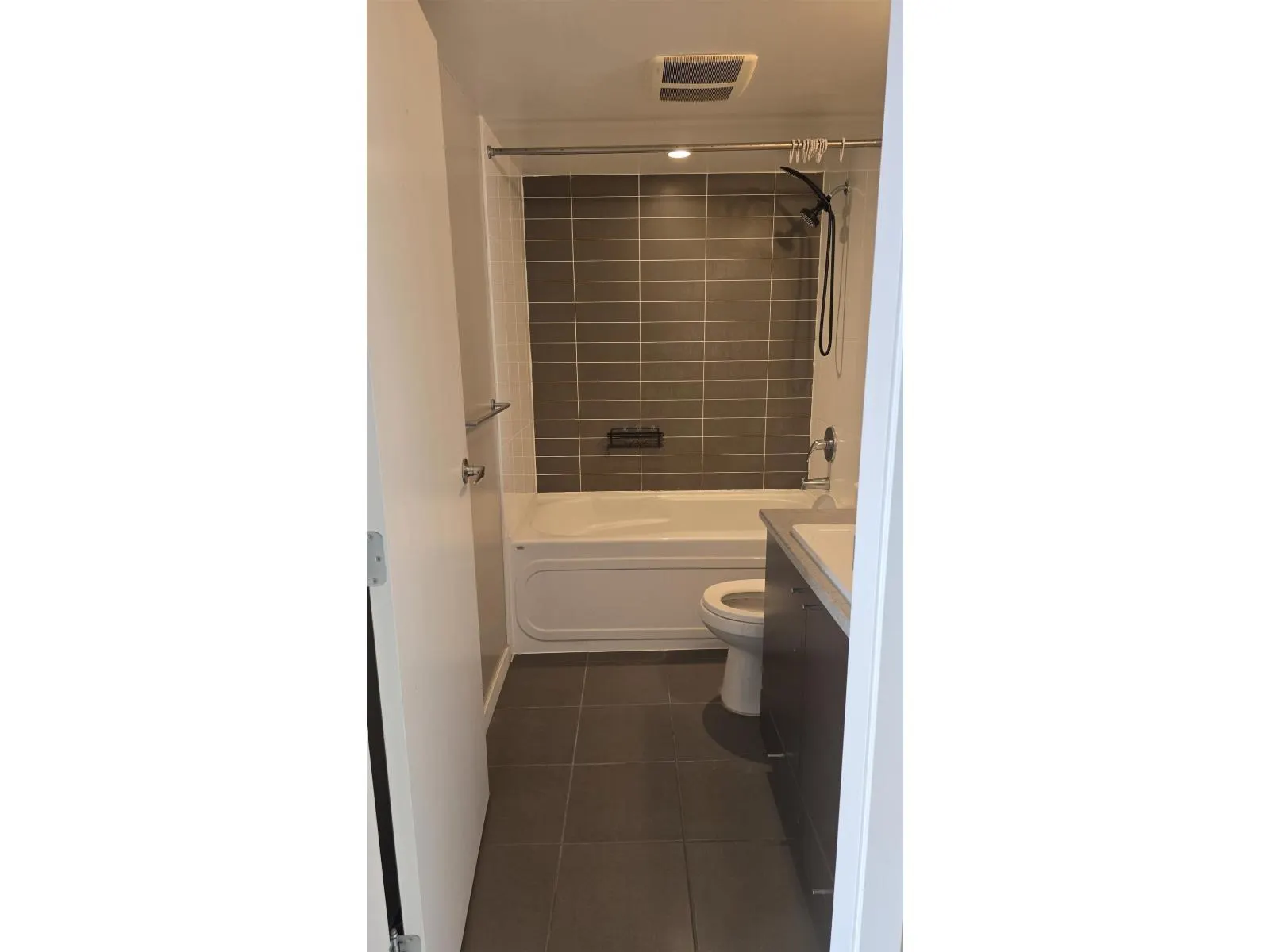 1110 13618 100 AVENUE