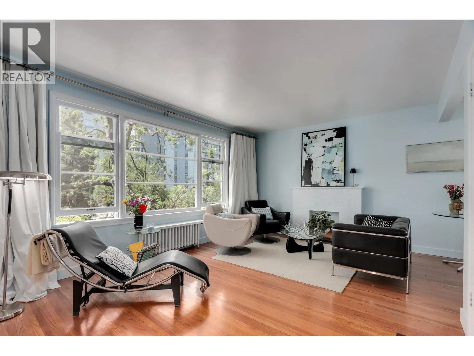 303 1565 BURNABY STREET