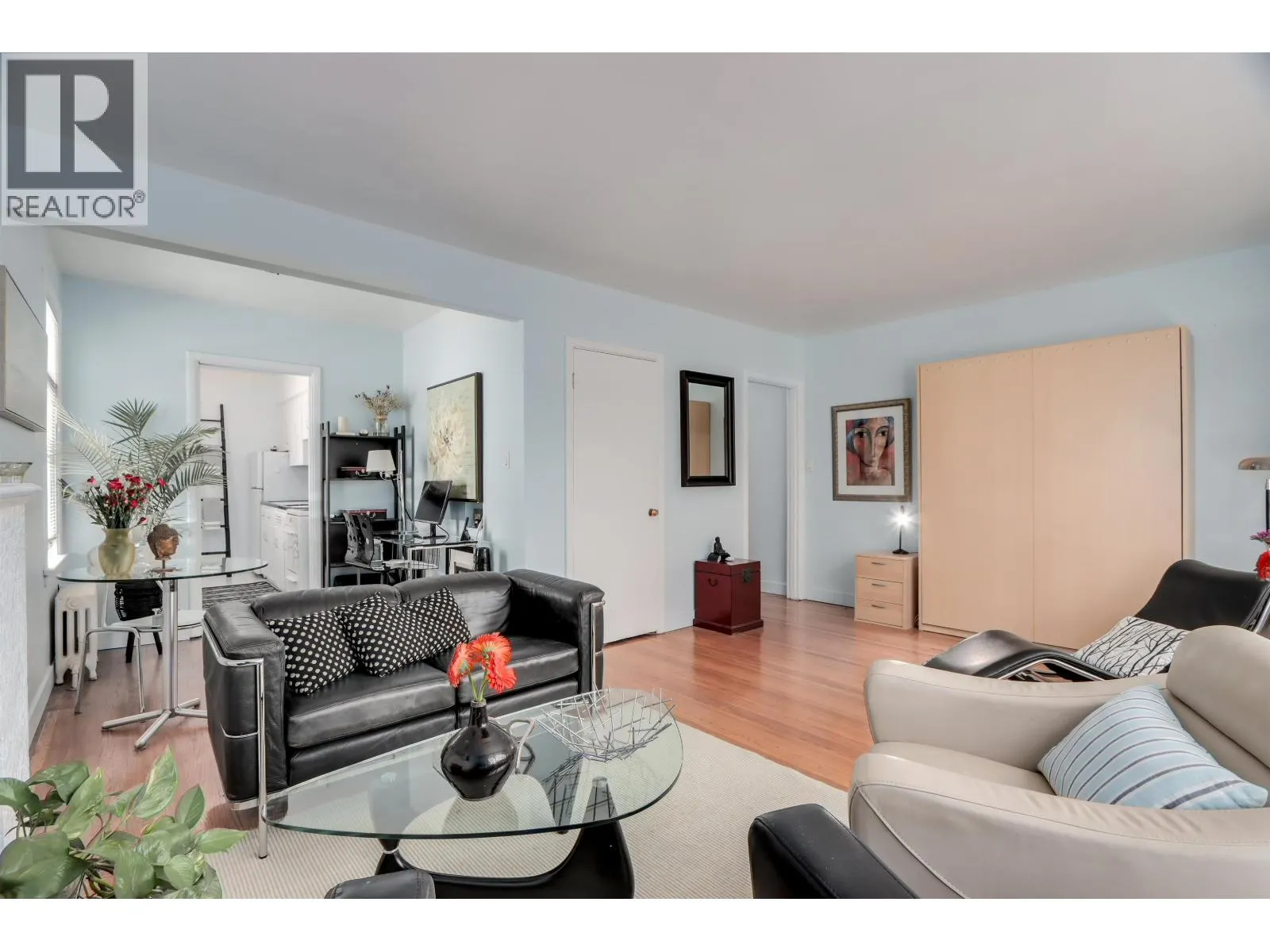 303 1565 BURNABY STREET
