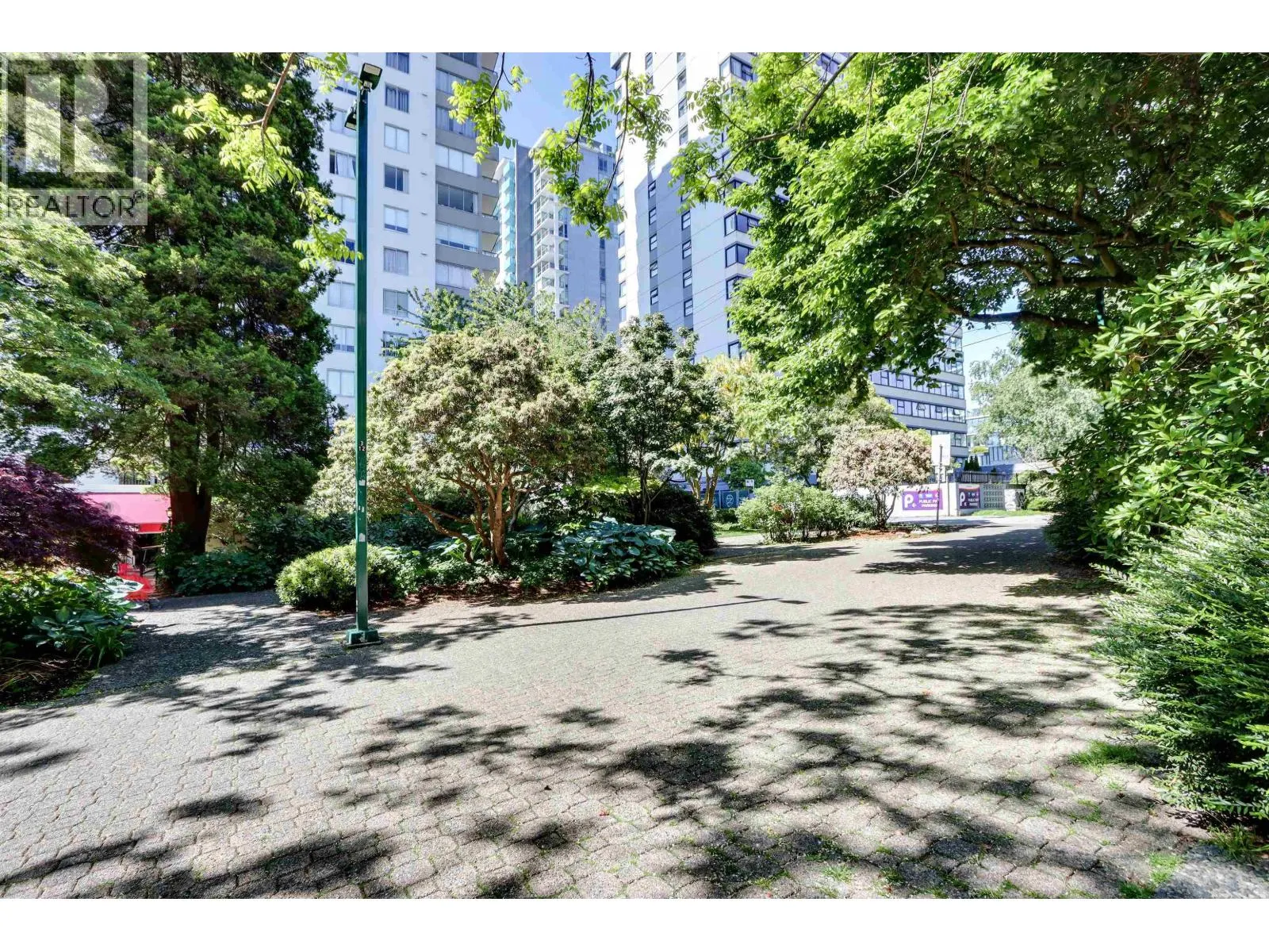 303 1565 BURNABY STREET