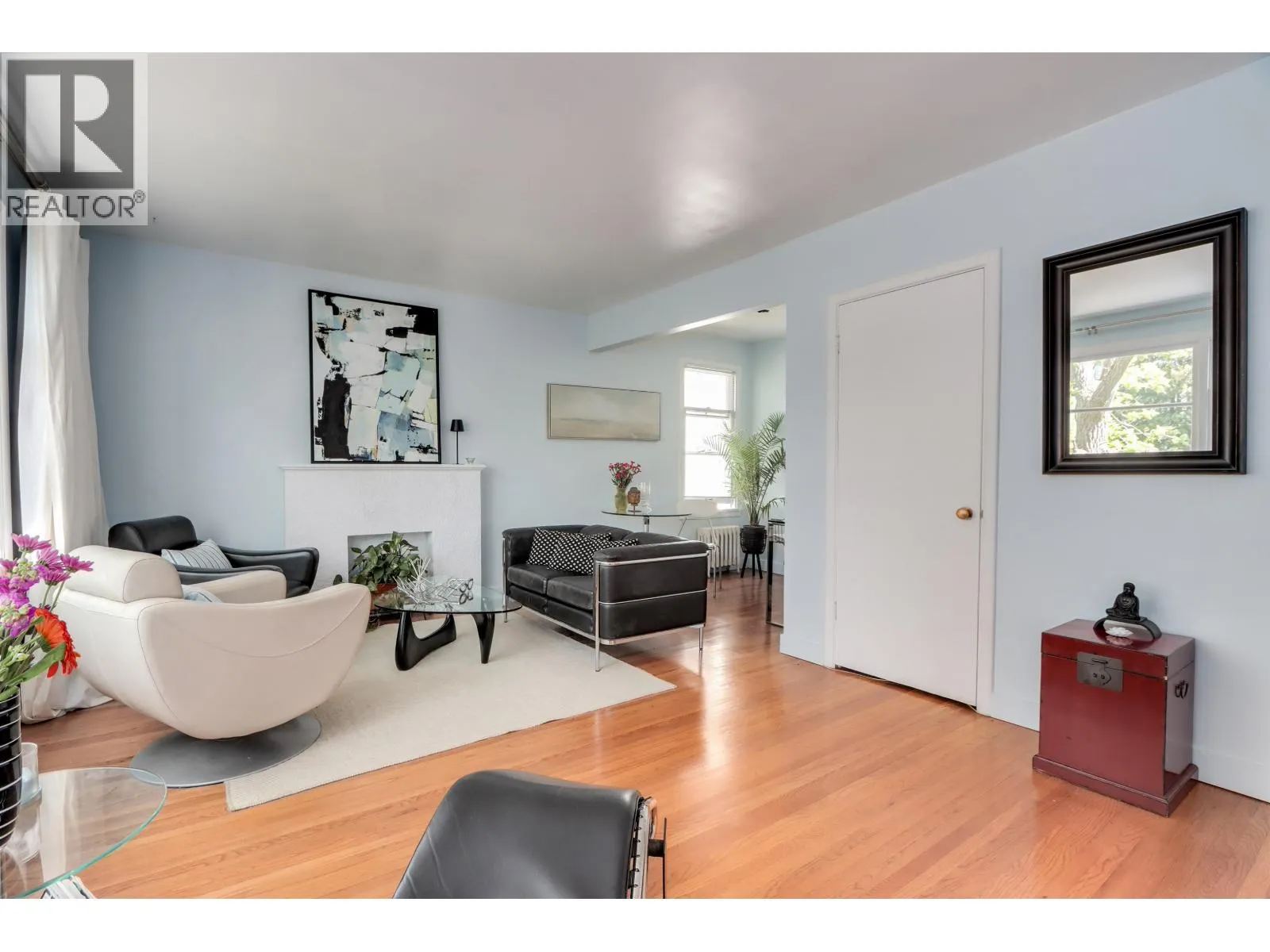 303 1565 BURNABY STREET