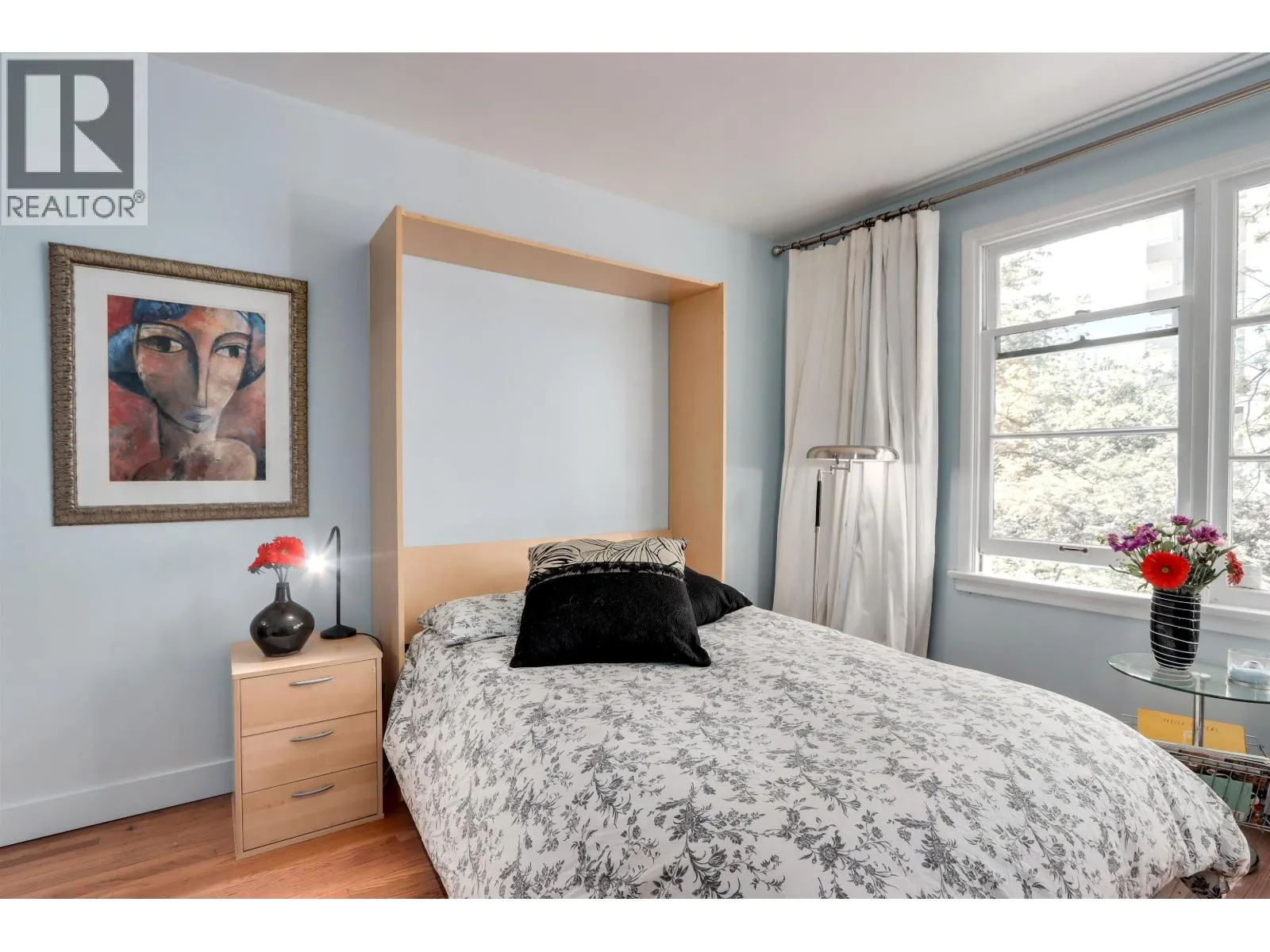 303 1565 BURNABY STREET