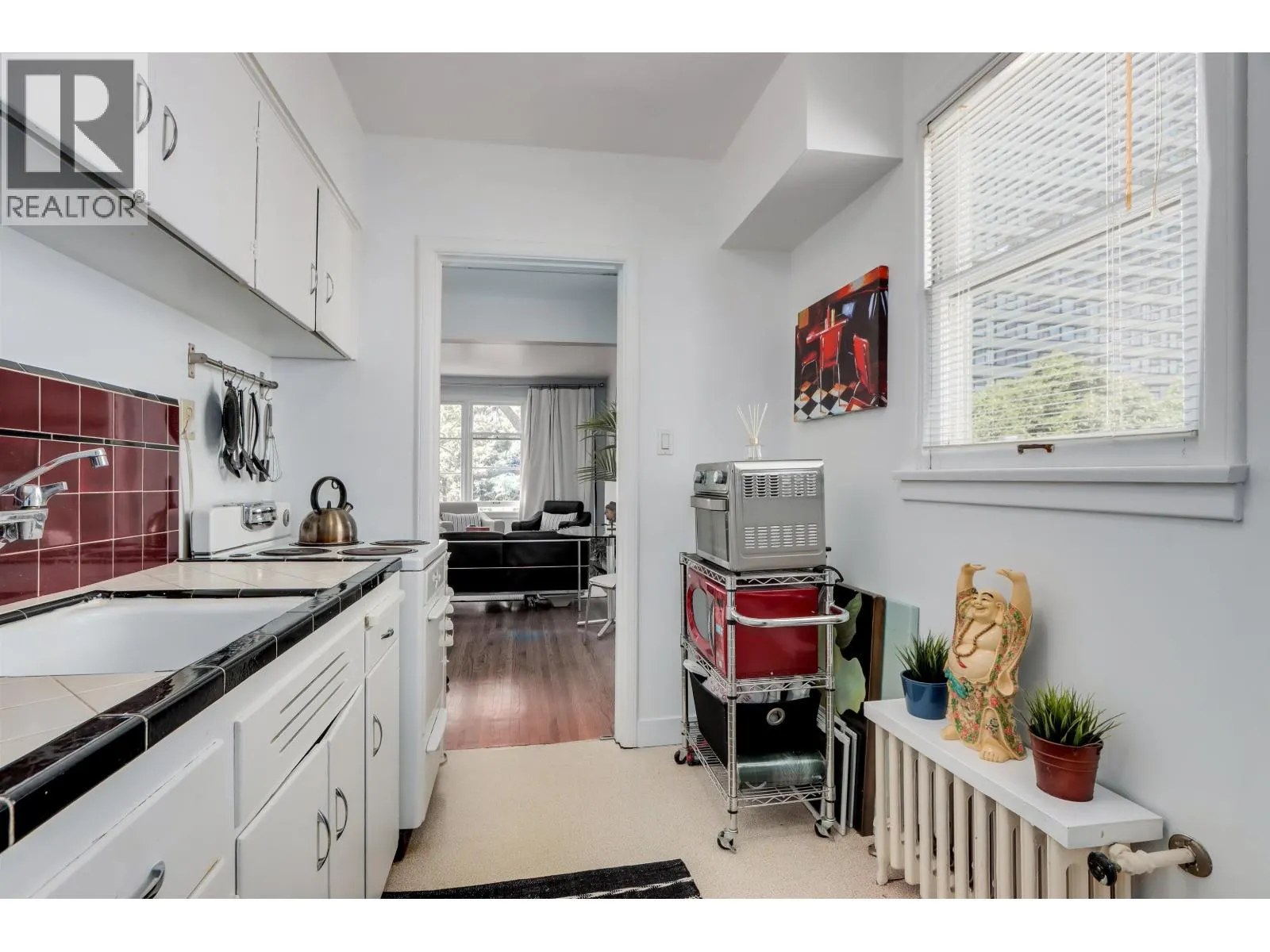 303 1565 BURNABY STREET