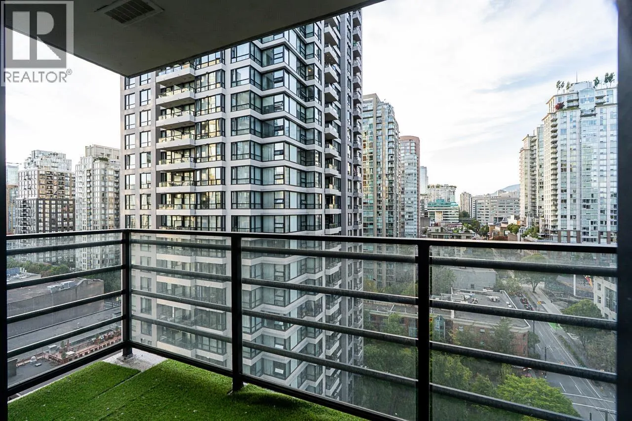1708 909 MAINLAND STREET